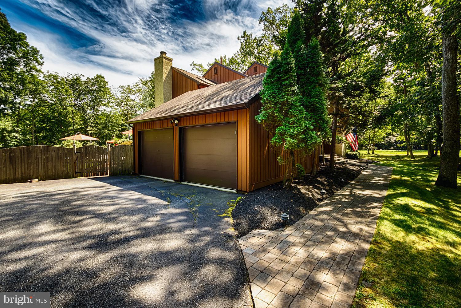 5 GLEN LAKE DRIVE