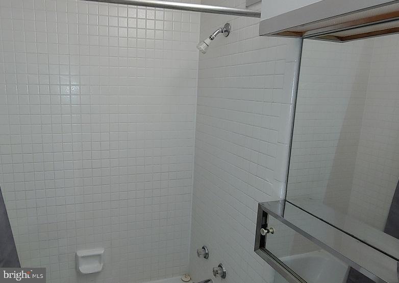 RIVER PLACE - Residential Lease