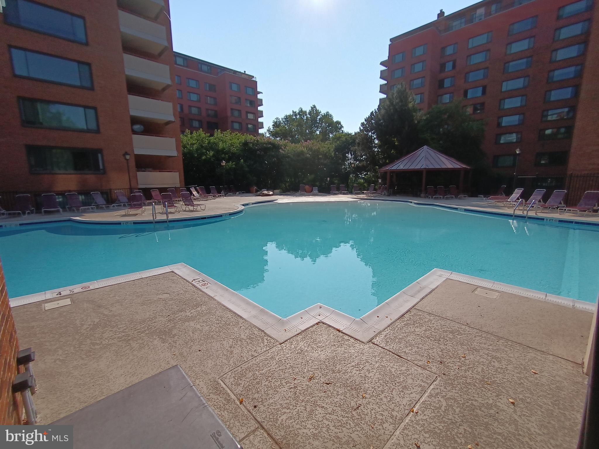 RIVER PLACE - Residential Lease