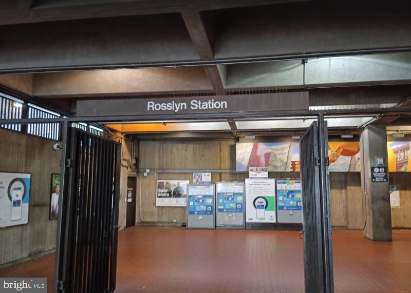 RIVER PLACE - Residential Lease