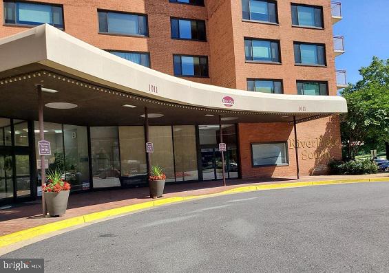 RIVER PLACE - Residential Lease