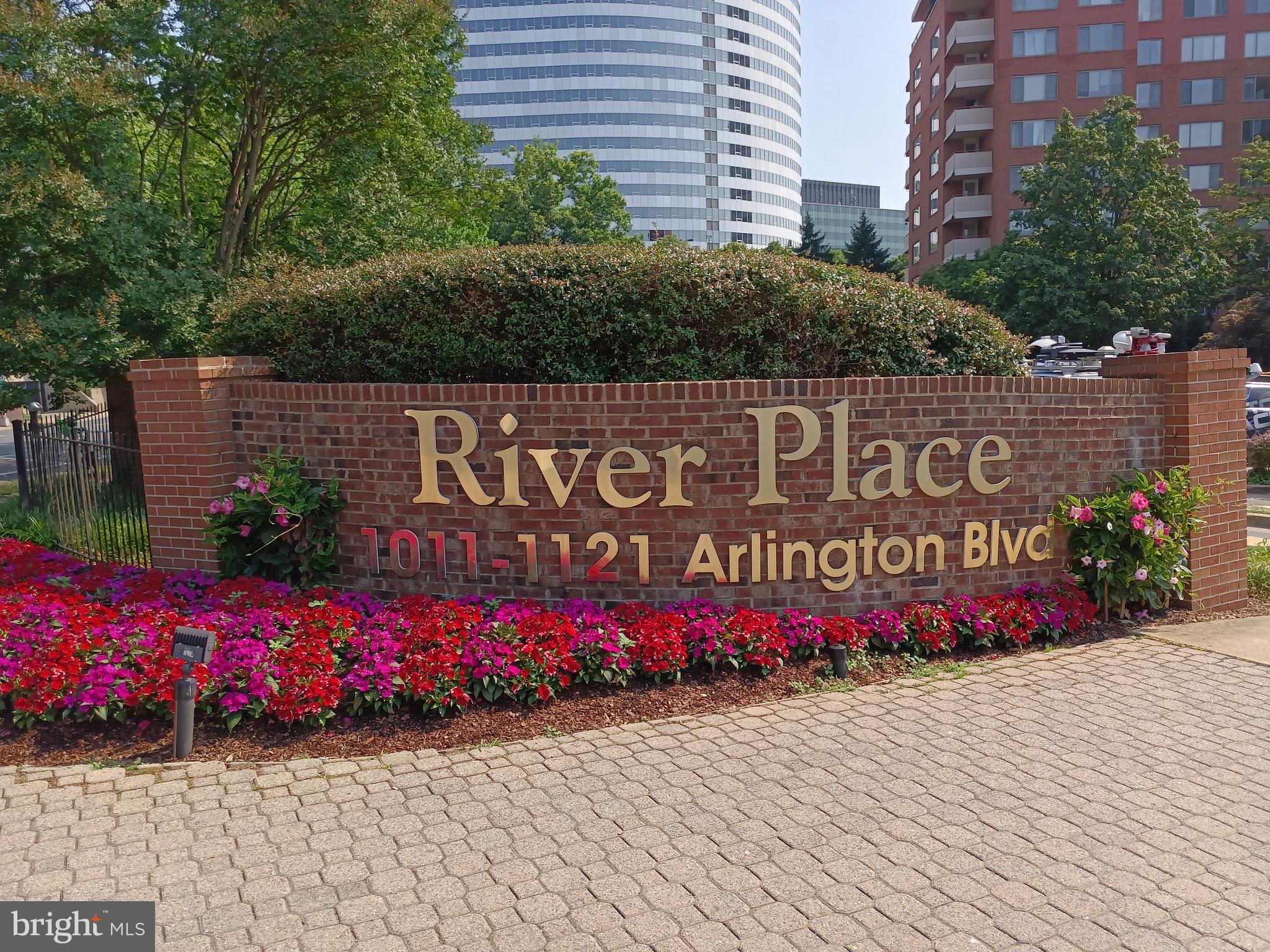 RIVER PLACE - Residential Lease