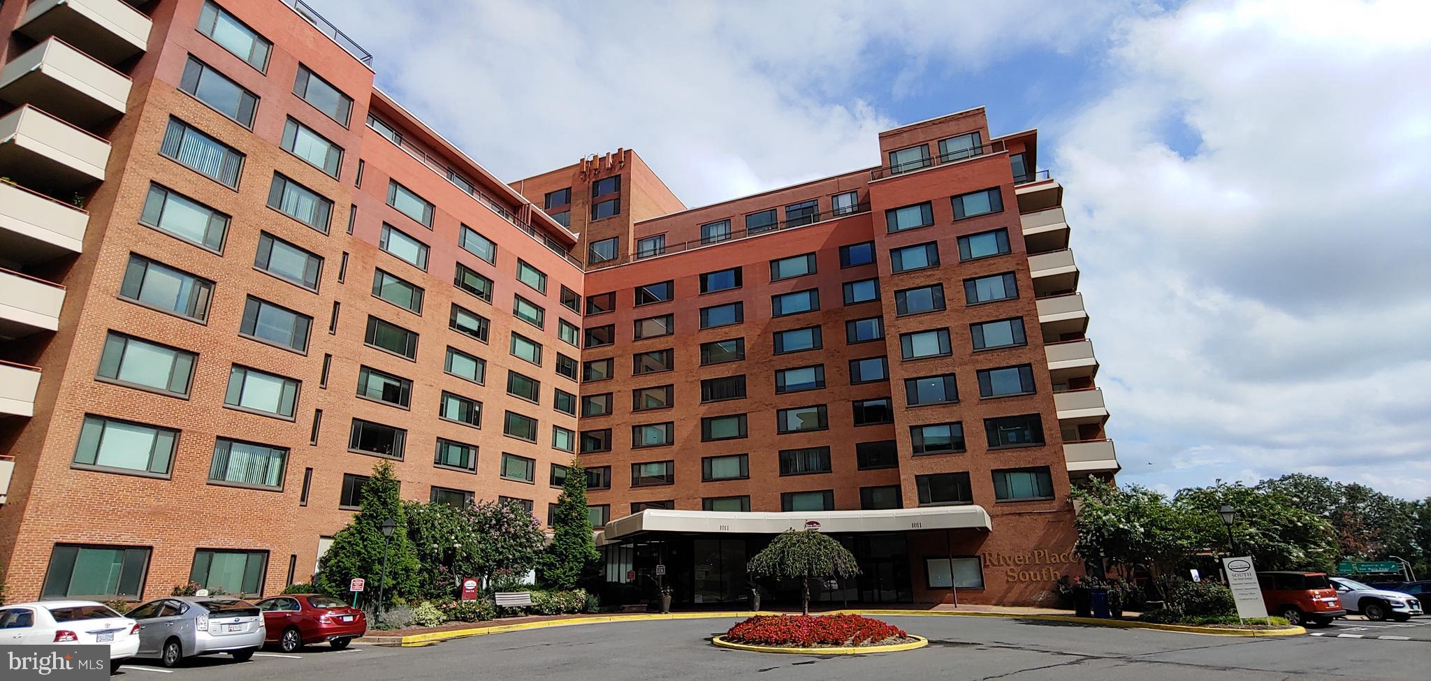 RIVER PLACE - Residential Lease