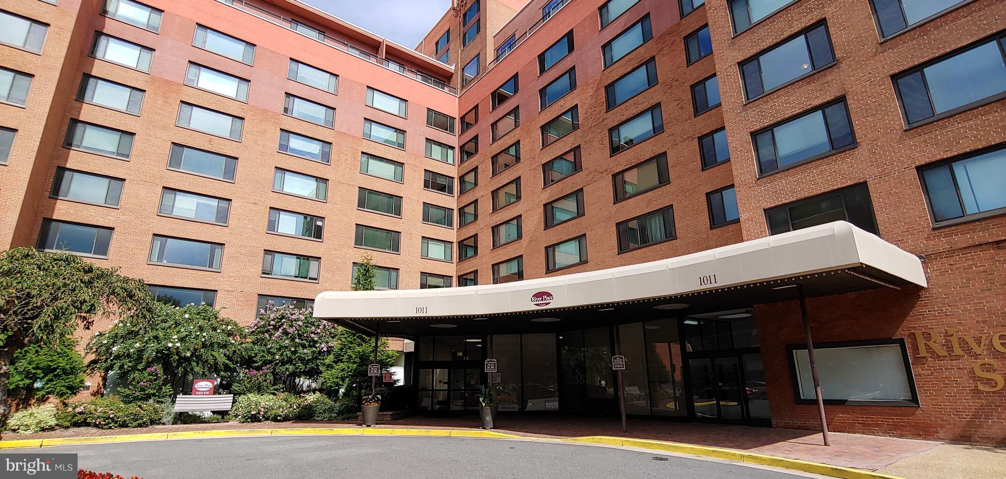 RIVER PLACE - Residential Lease