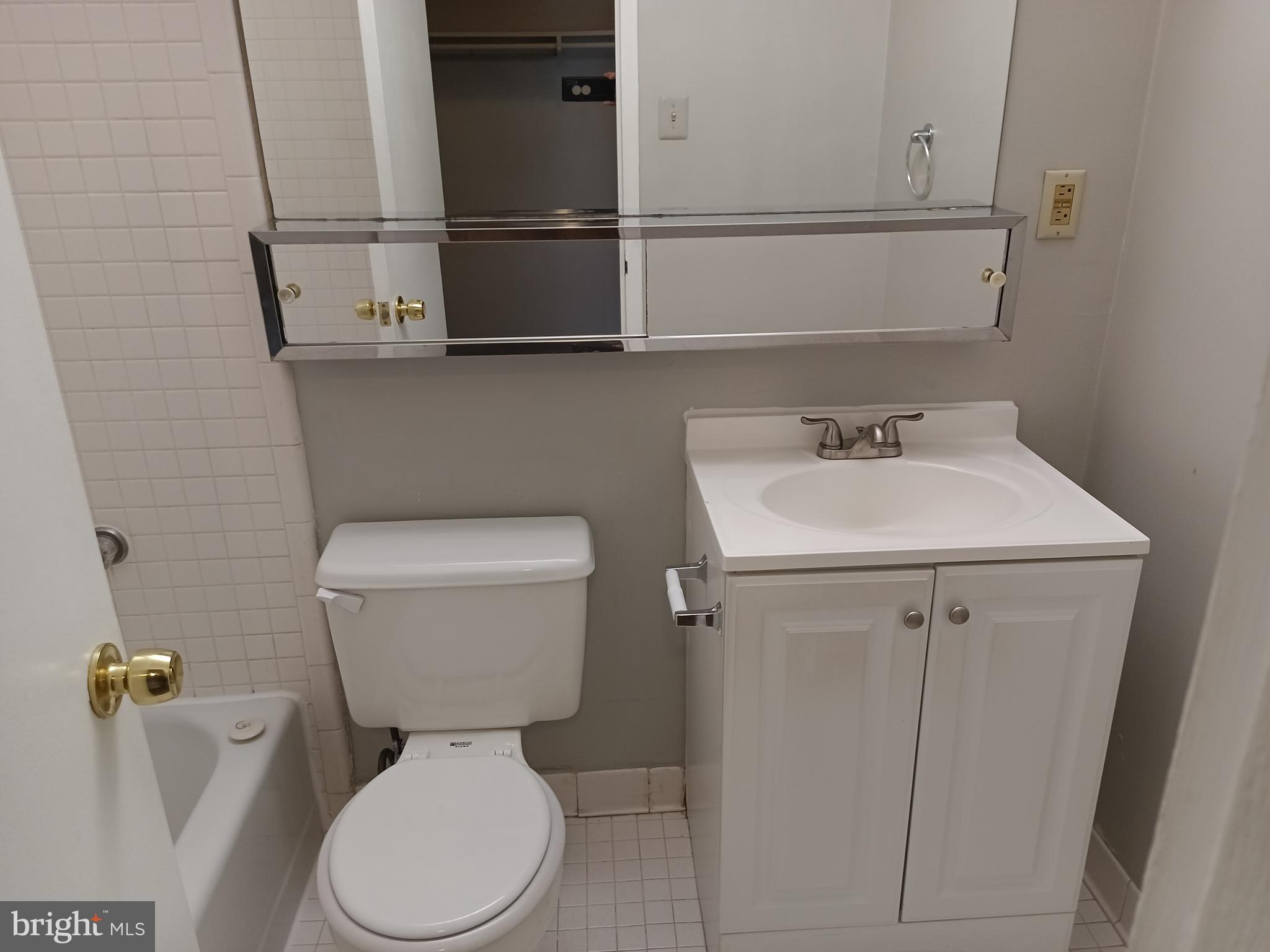 RIVER PLACE - Residential Lease