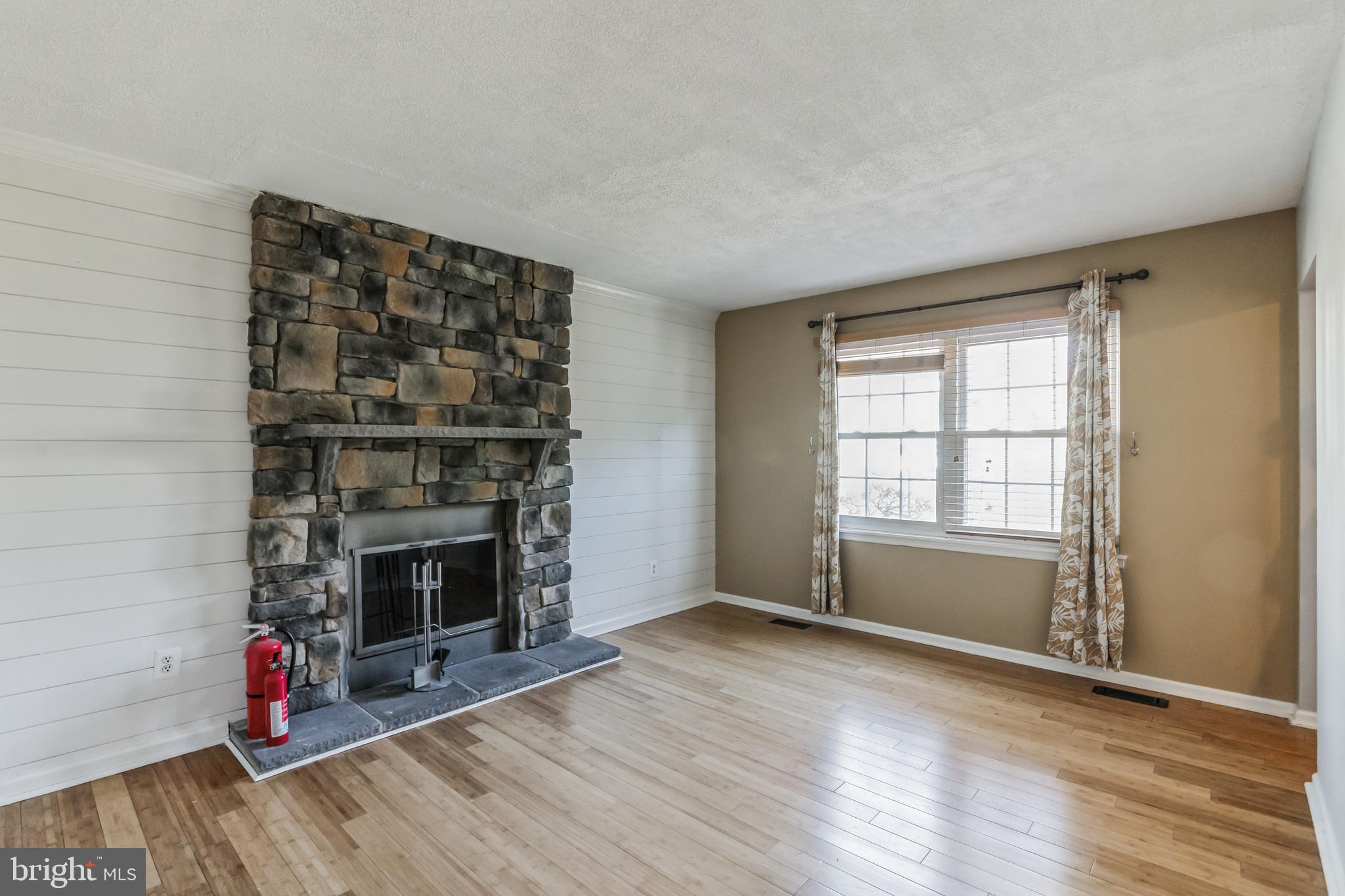 LAKE RIDGE - Residential