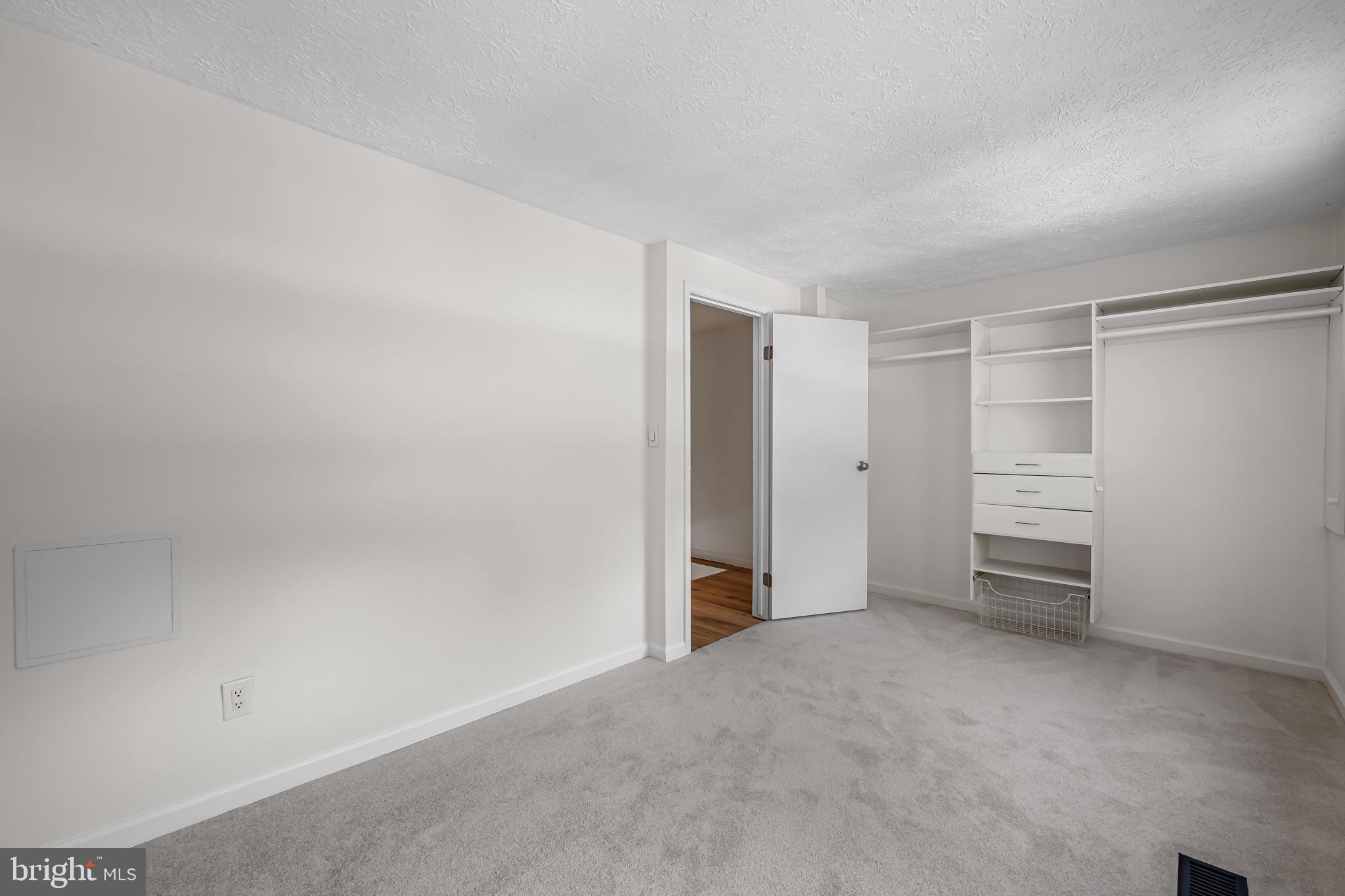 SHARONVILLE - Residential