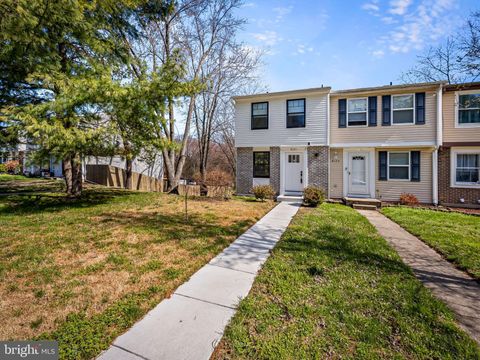 Townhouse For Sale - 8121 Tower Bridge Drive<br/> PASADENA, MD 21122