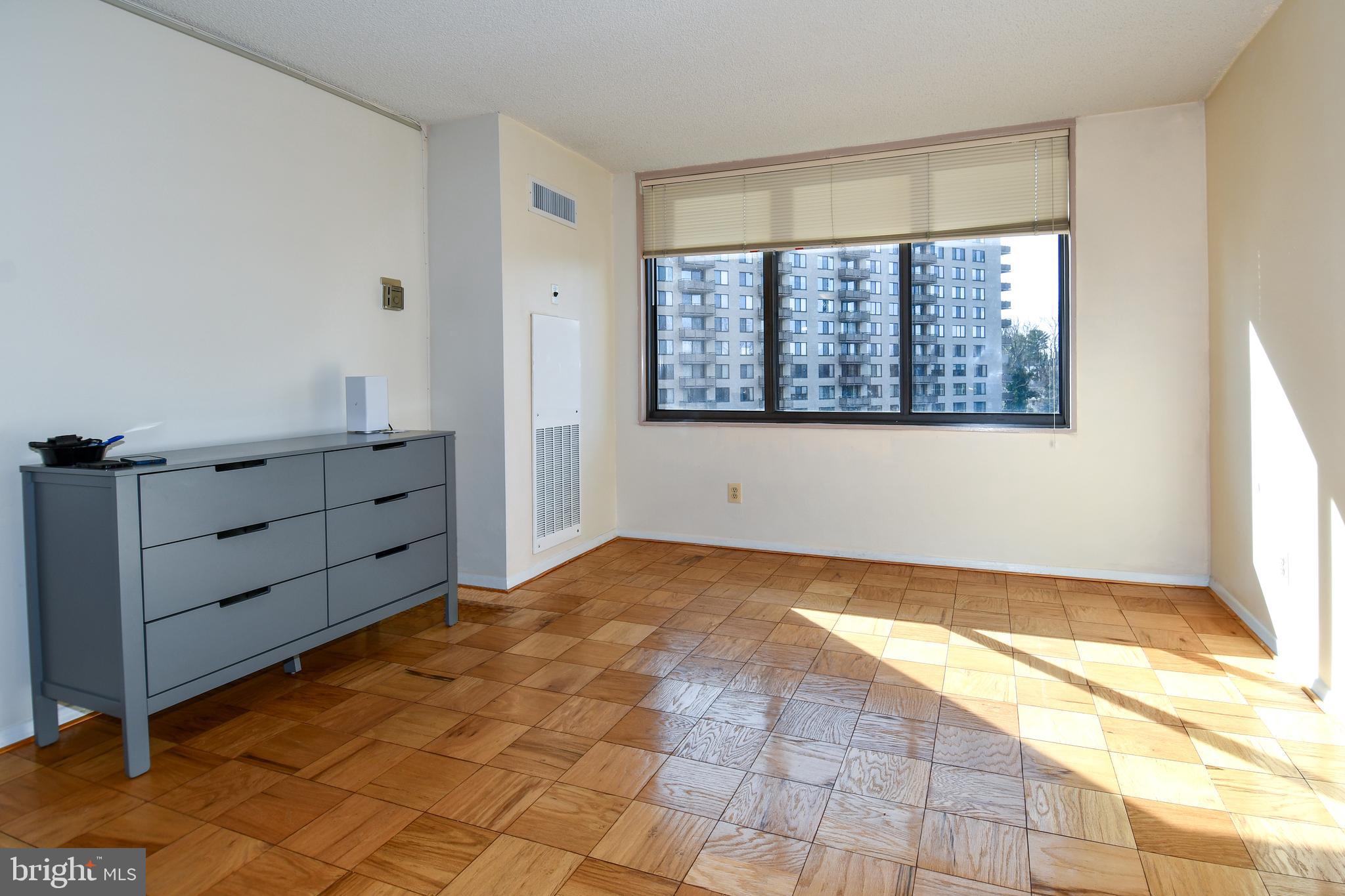 BETHESDA OUTSIDE - Residential