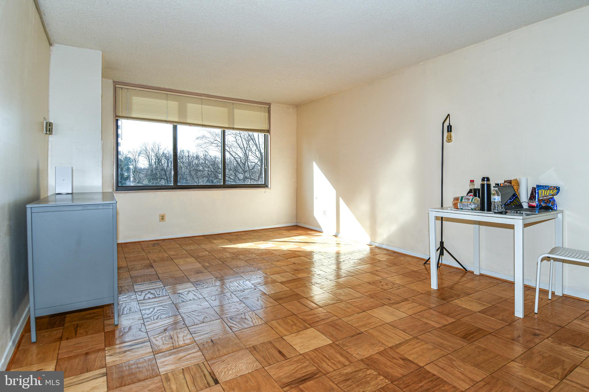 BETHESDA OUTSIDE - Residential