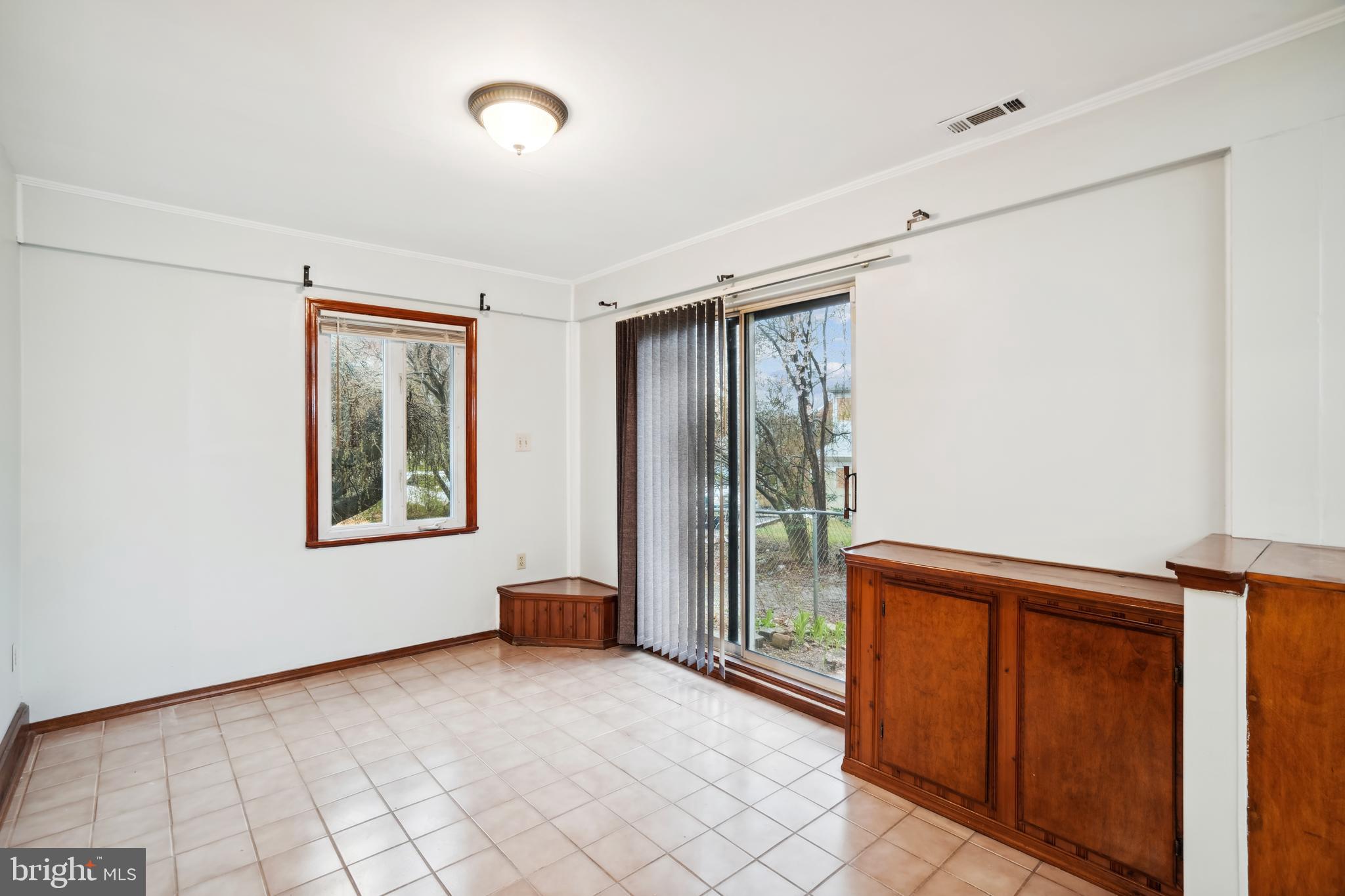 REISTERSTOWN - Residential