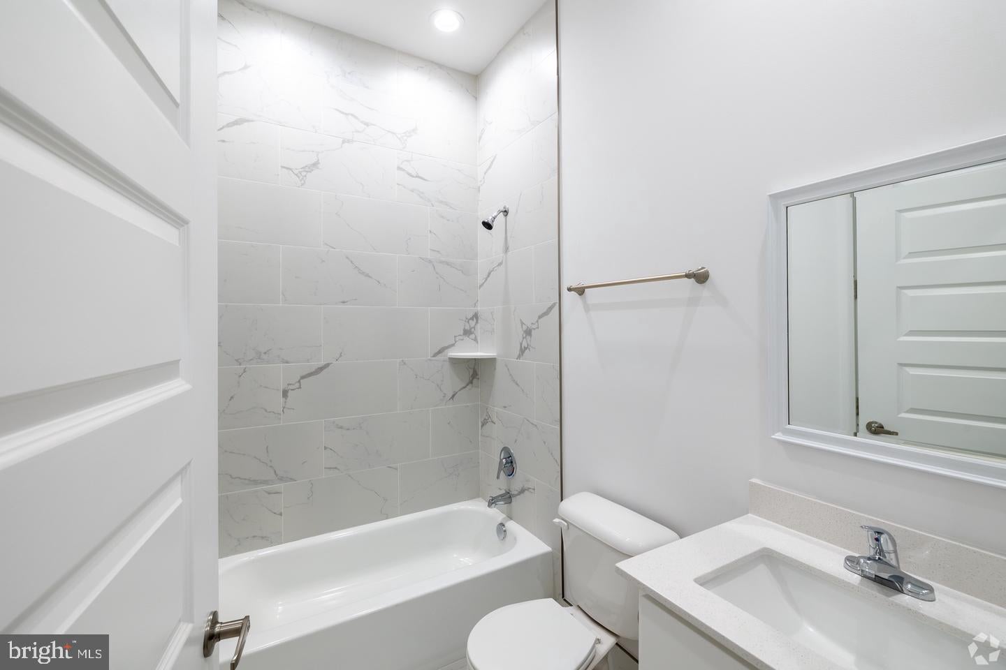 13b LOCKWOOD DRIVE
