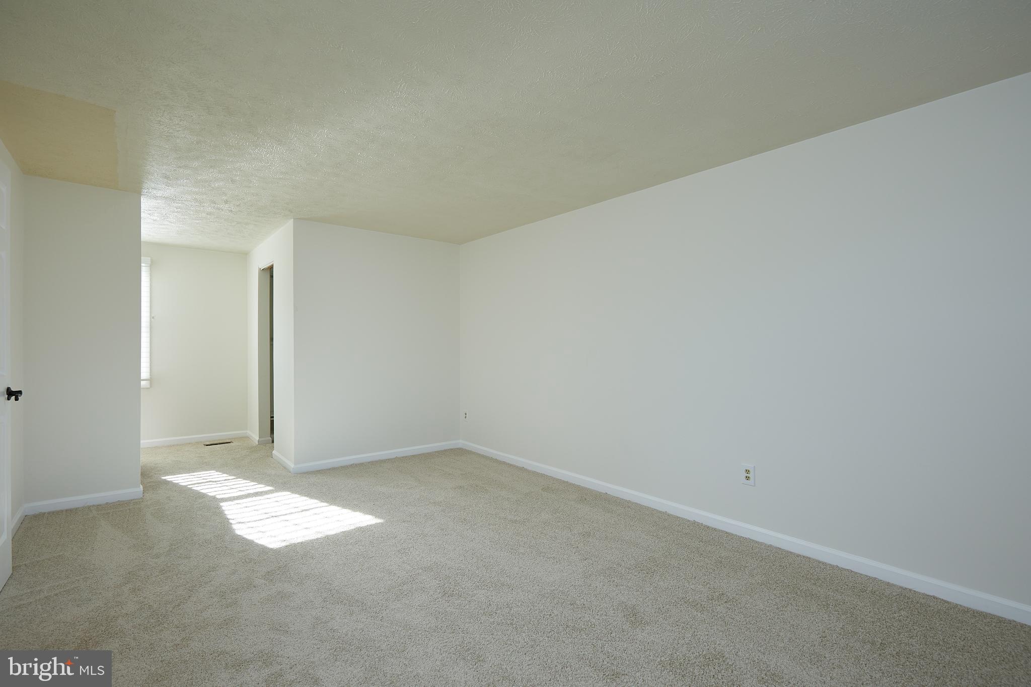 QUINCE ORCHARD MANOR - Residential