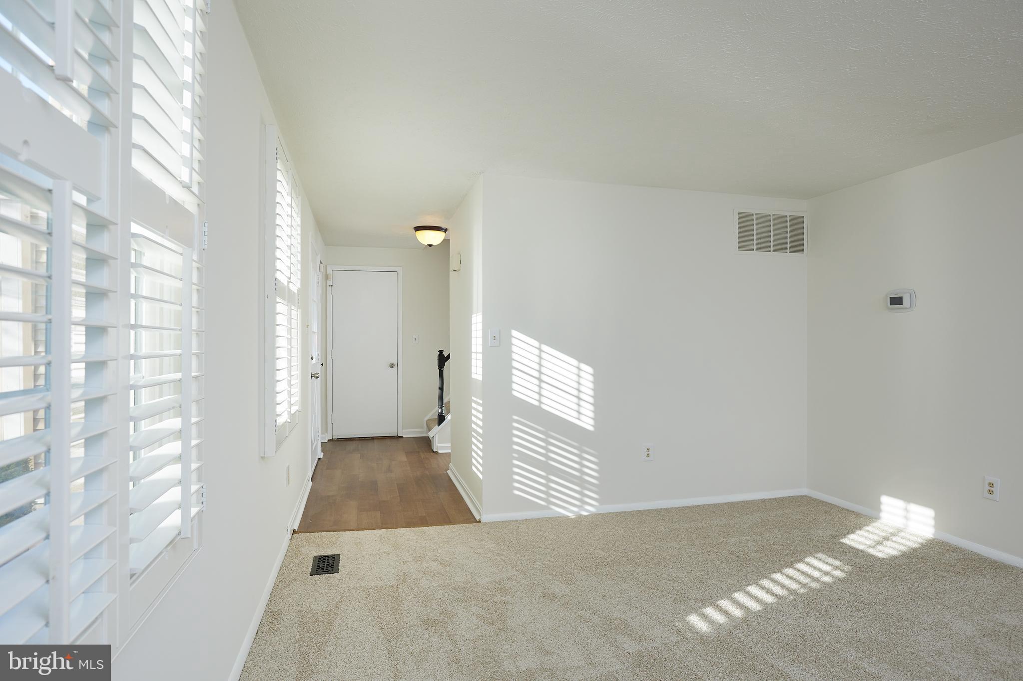 QUINCE ORCHARD MANOR - Residential