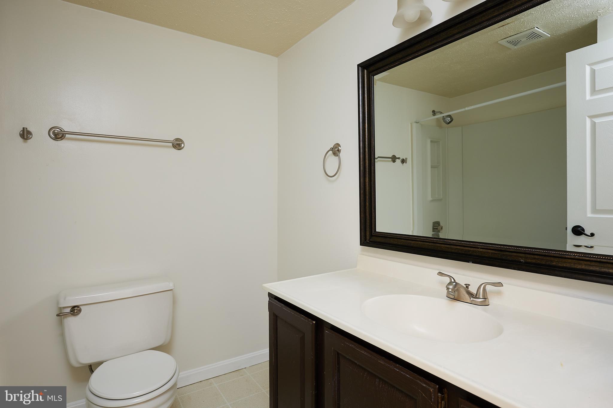 QUINCE ORCHARD MANOR - Residential