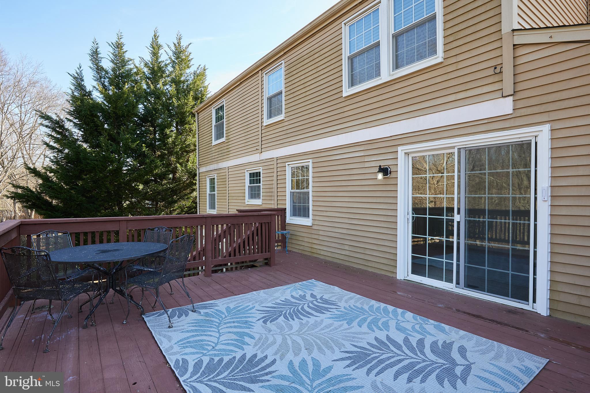 QUINCE ORCHARD MANOR - Residential