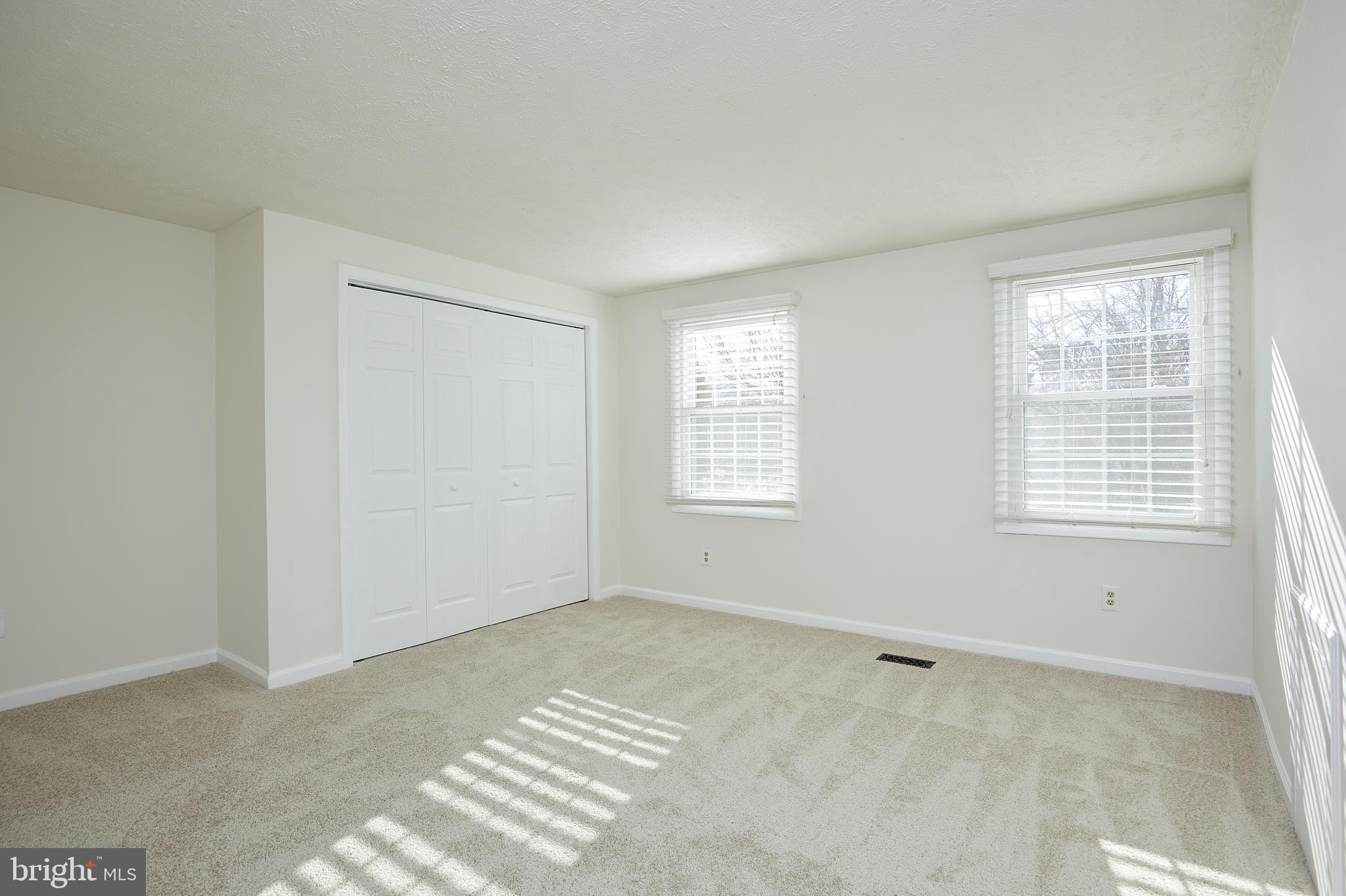 QUINCE ORCHARD MANOR - Residential