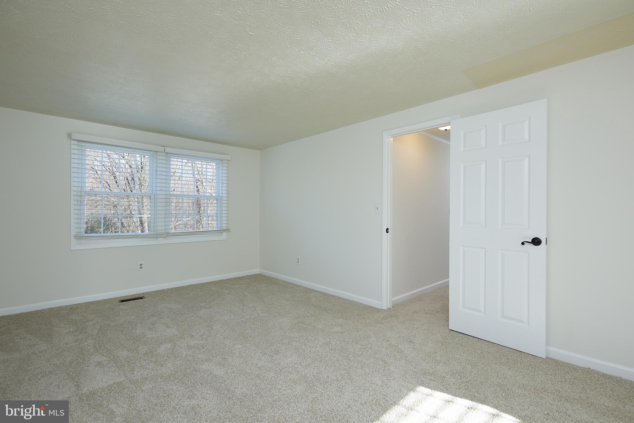 QUINCE ORCHARD MANOR - Residential