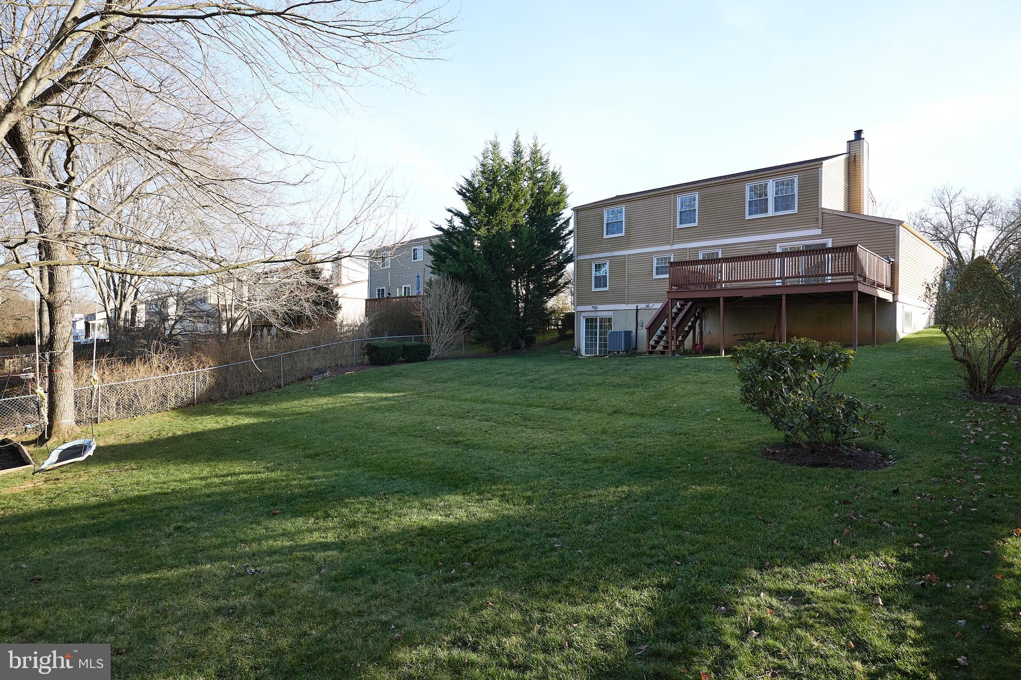 QUINCE ORCHARD MANOR - Residential