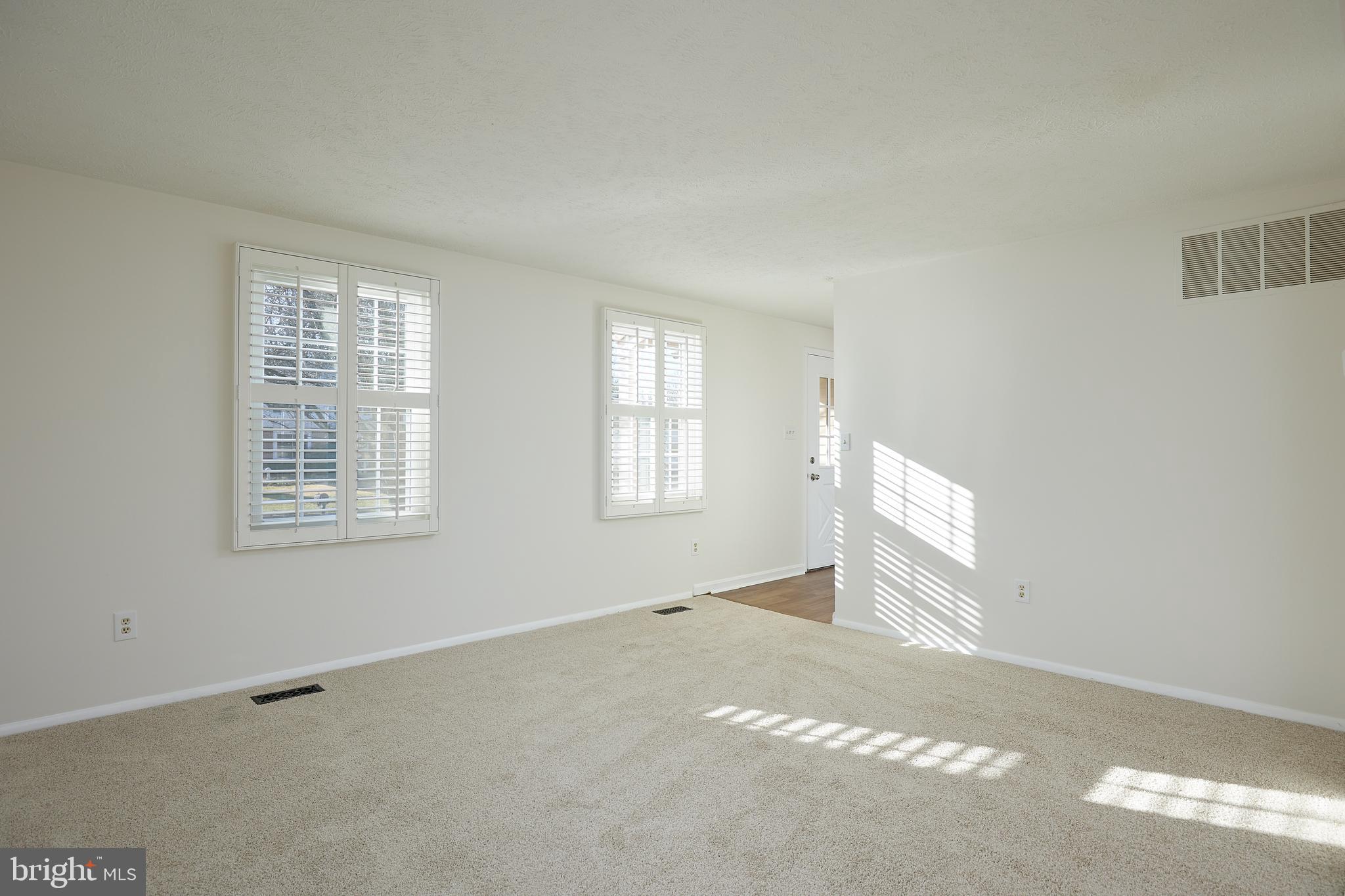 QUINCE ORCHARD MANOR - Residential