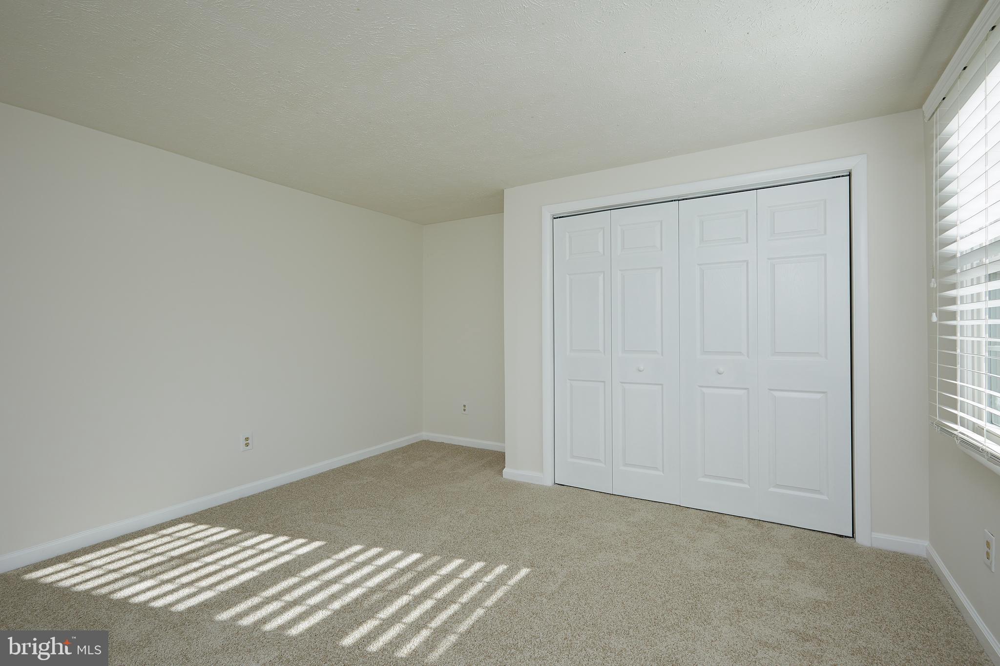 QUINCE ORCHARD MANOR - Residential