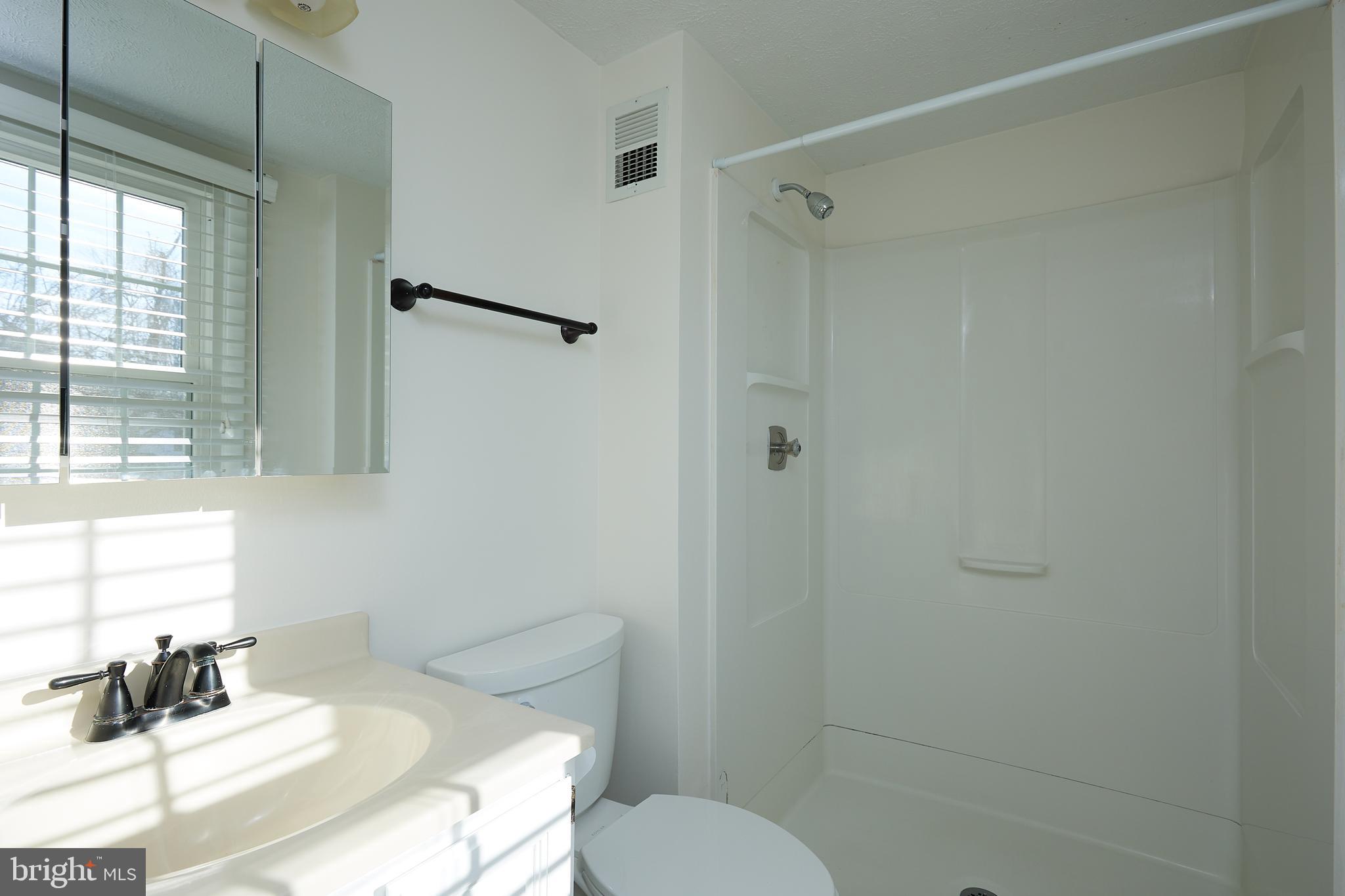 QUINCE ORCHARD MANOR - Residential