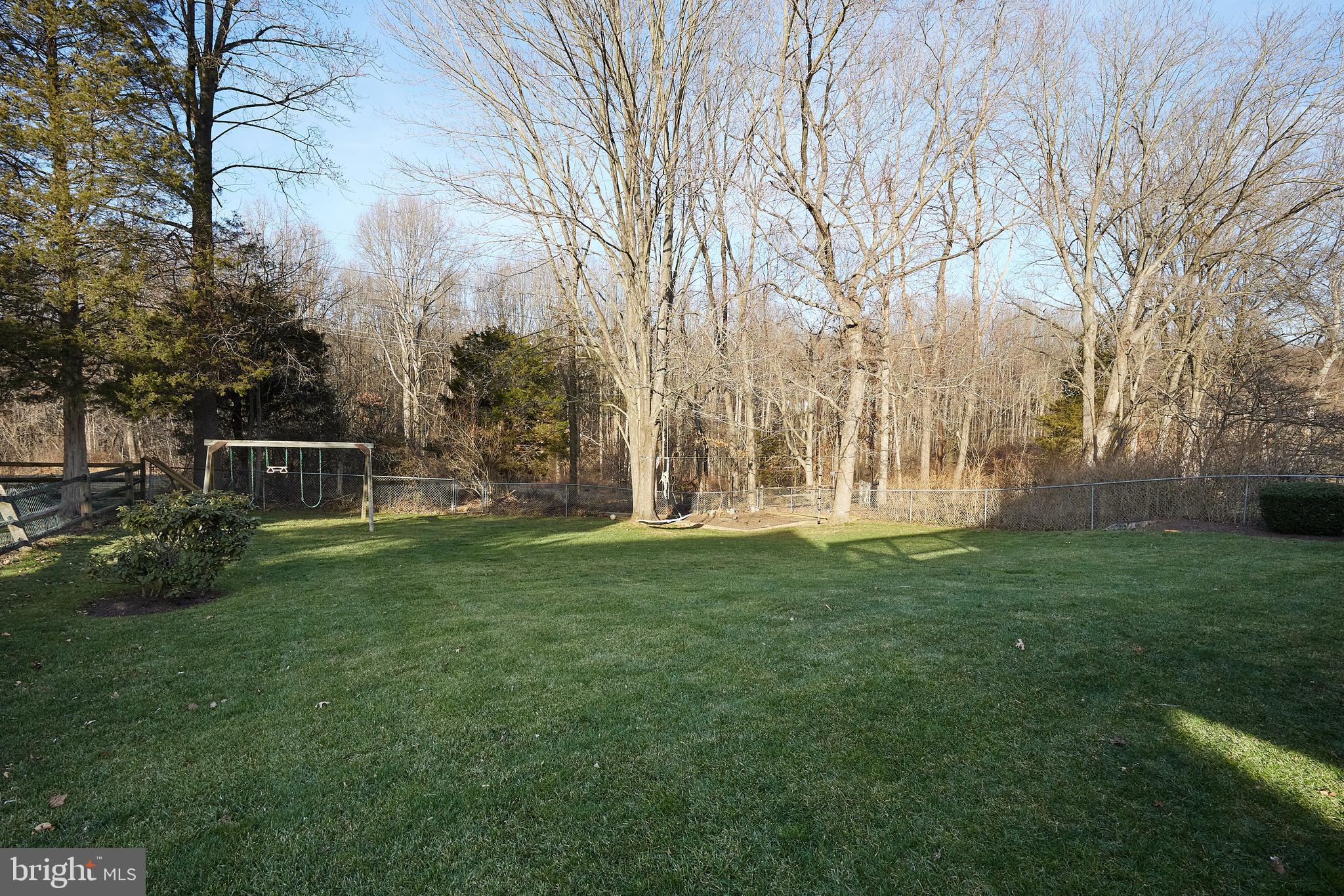 QUINCE ORCHARD MANOR - Residential