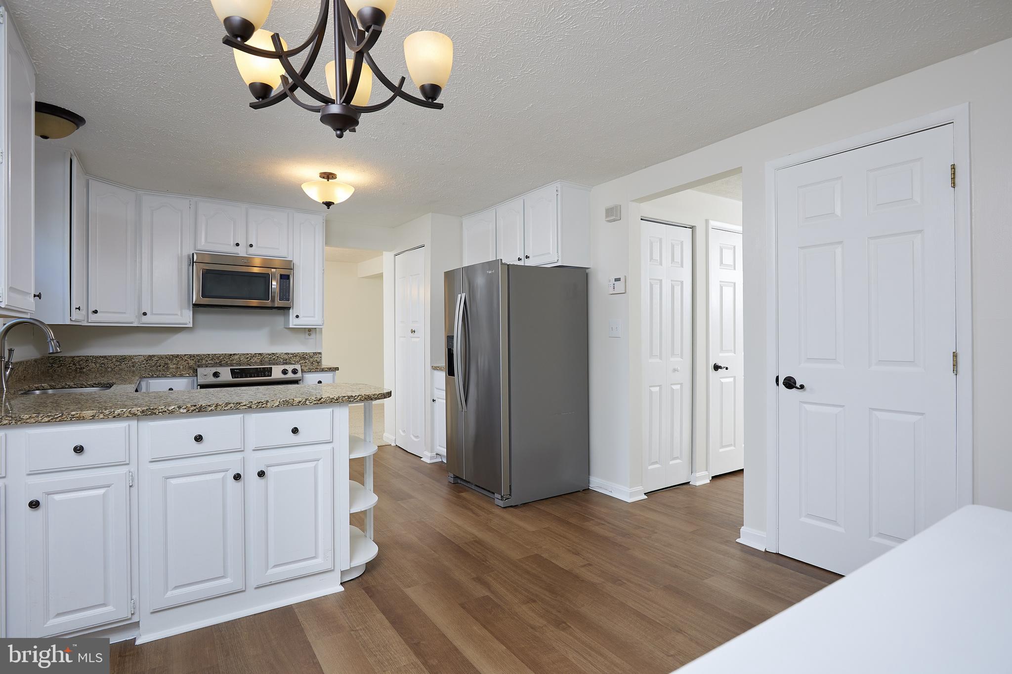 QUINCE ORCHARD MANOR - Residential