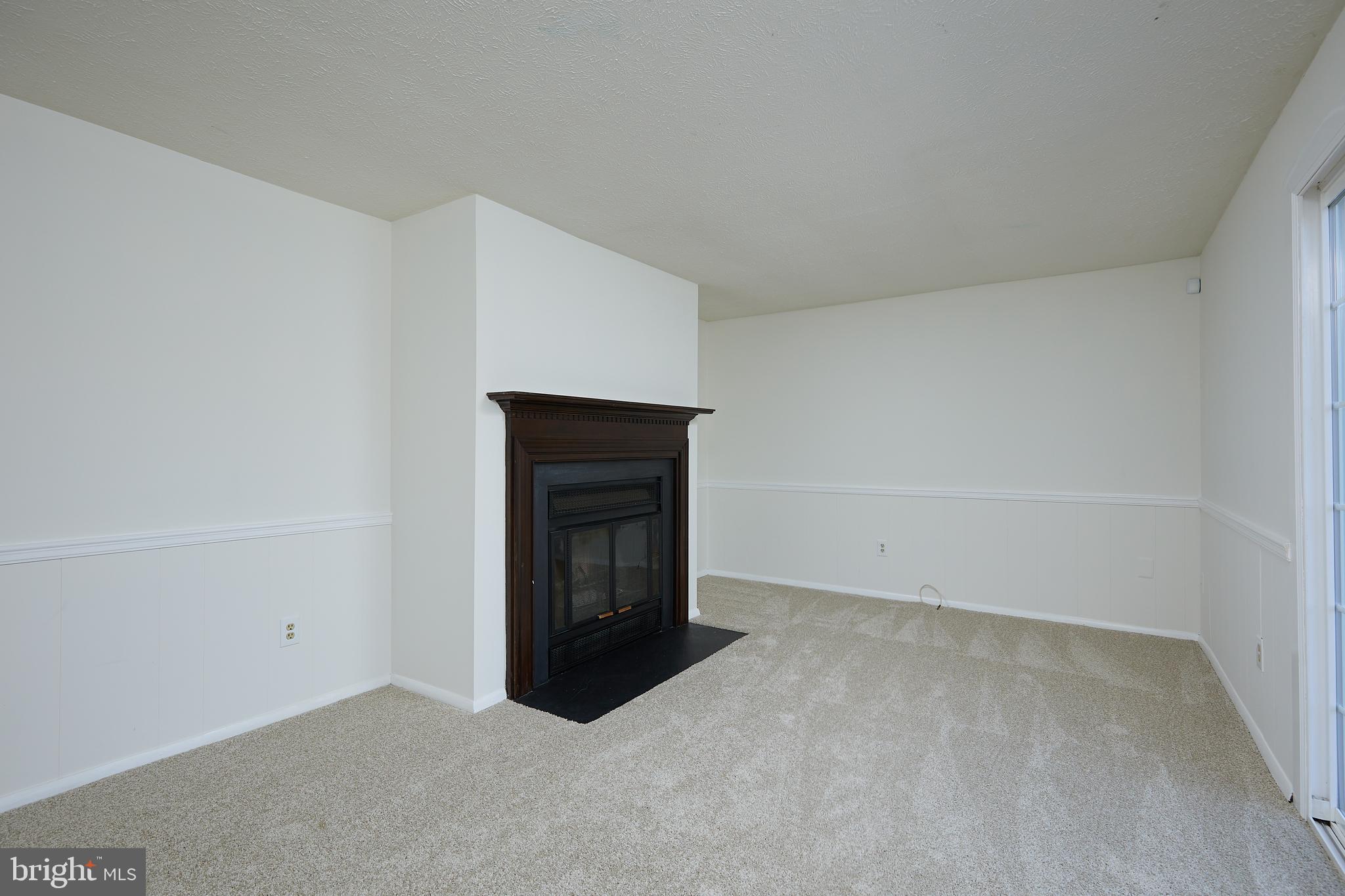 QUINCE ORCHARD MANOR - Residential