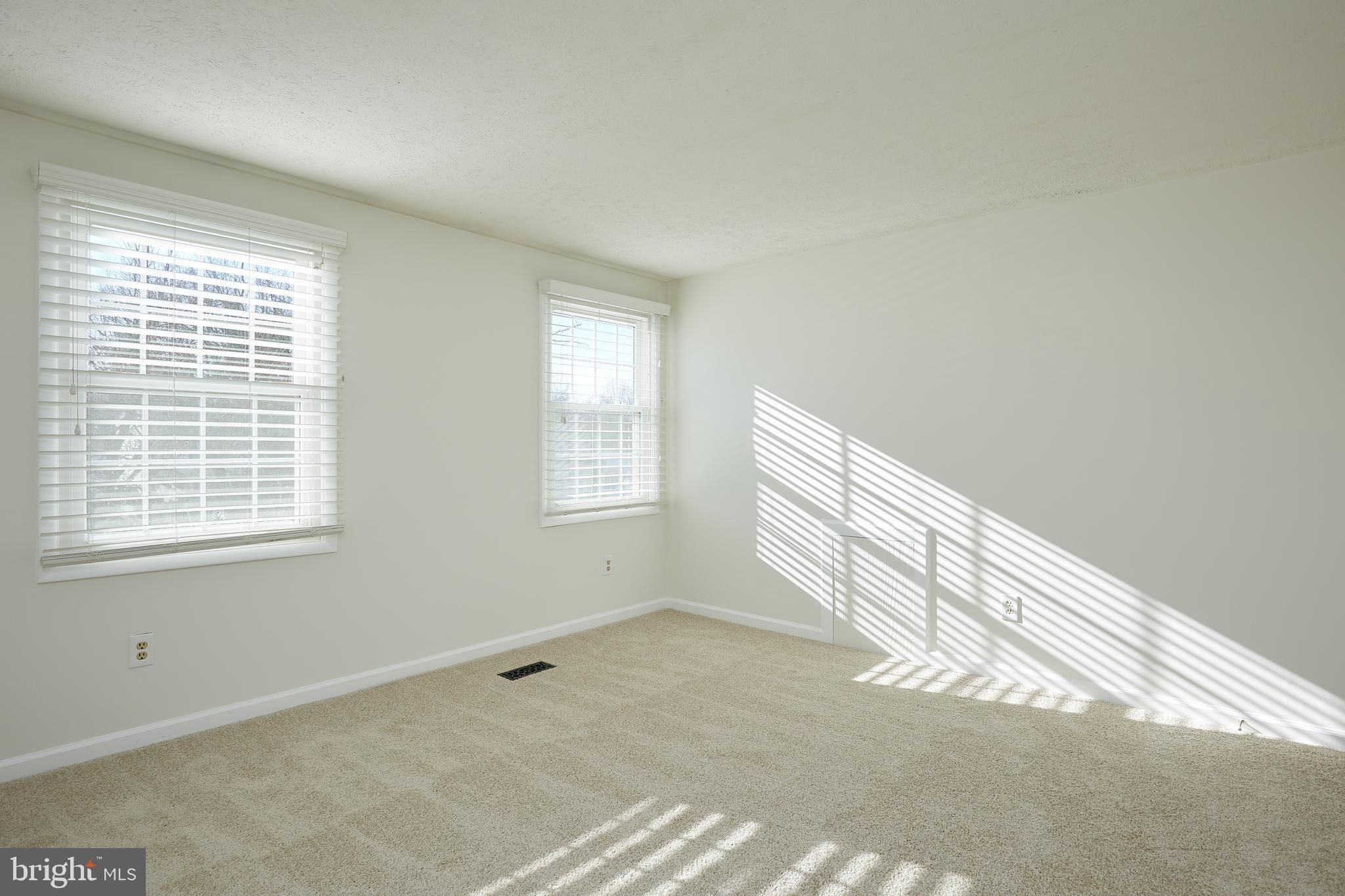 QUINCE ORCHARD MANOR - Residential