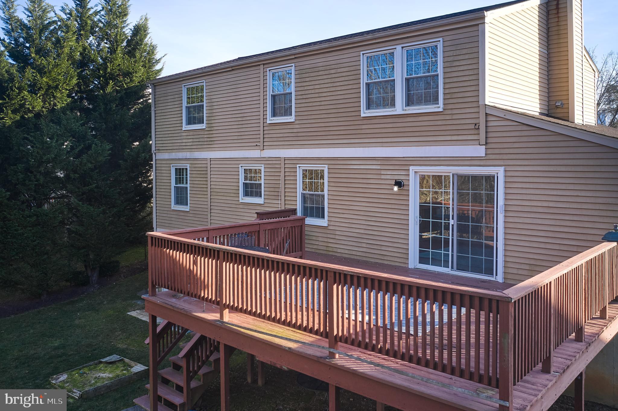 QUINCE ORCHARD MANOR - Residential