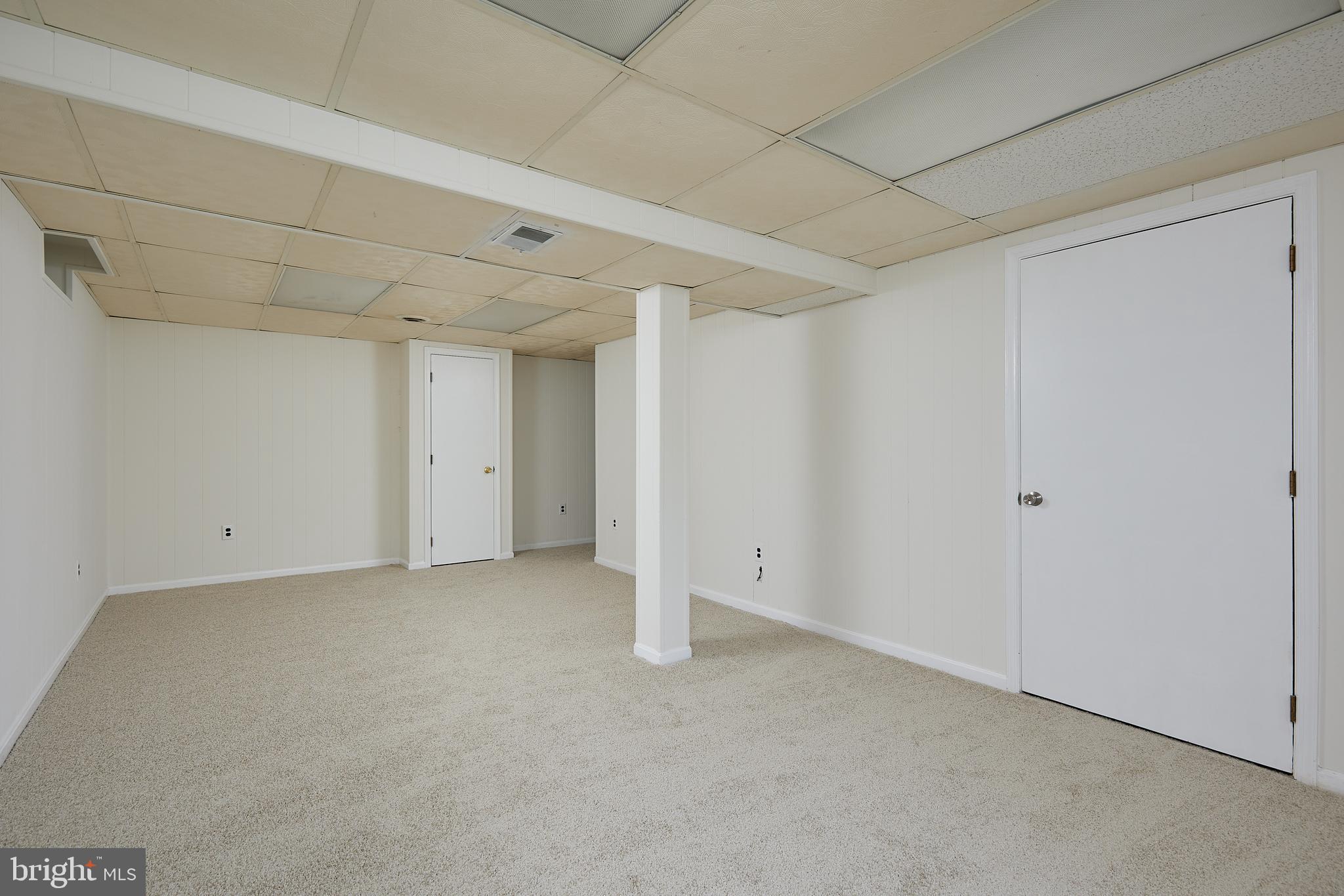 QUINCE ORCHARD MANOR - Residential