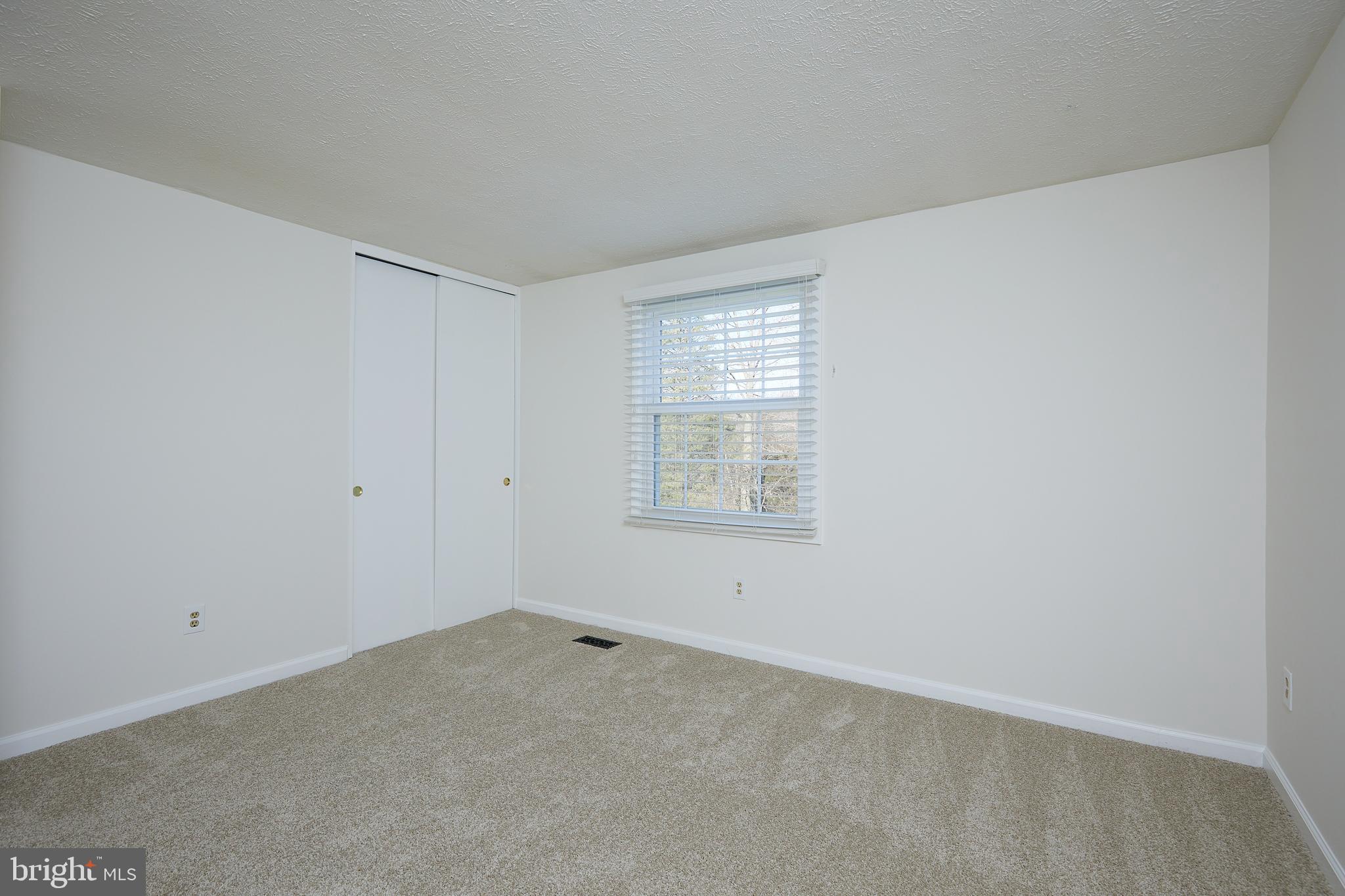 QUINCE ORCHARD MANOR - Residential