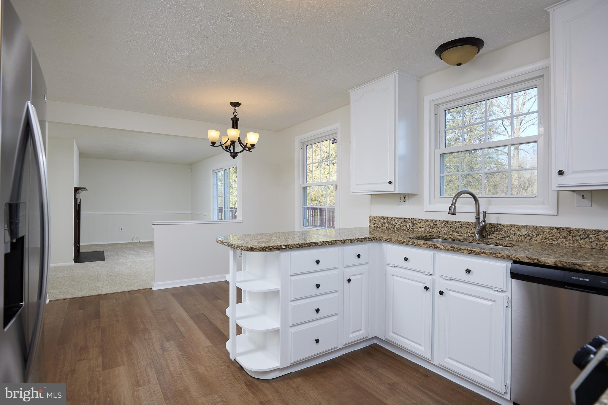 QUINCE ORCHARD MANOR - Residential