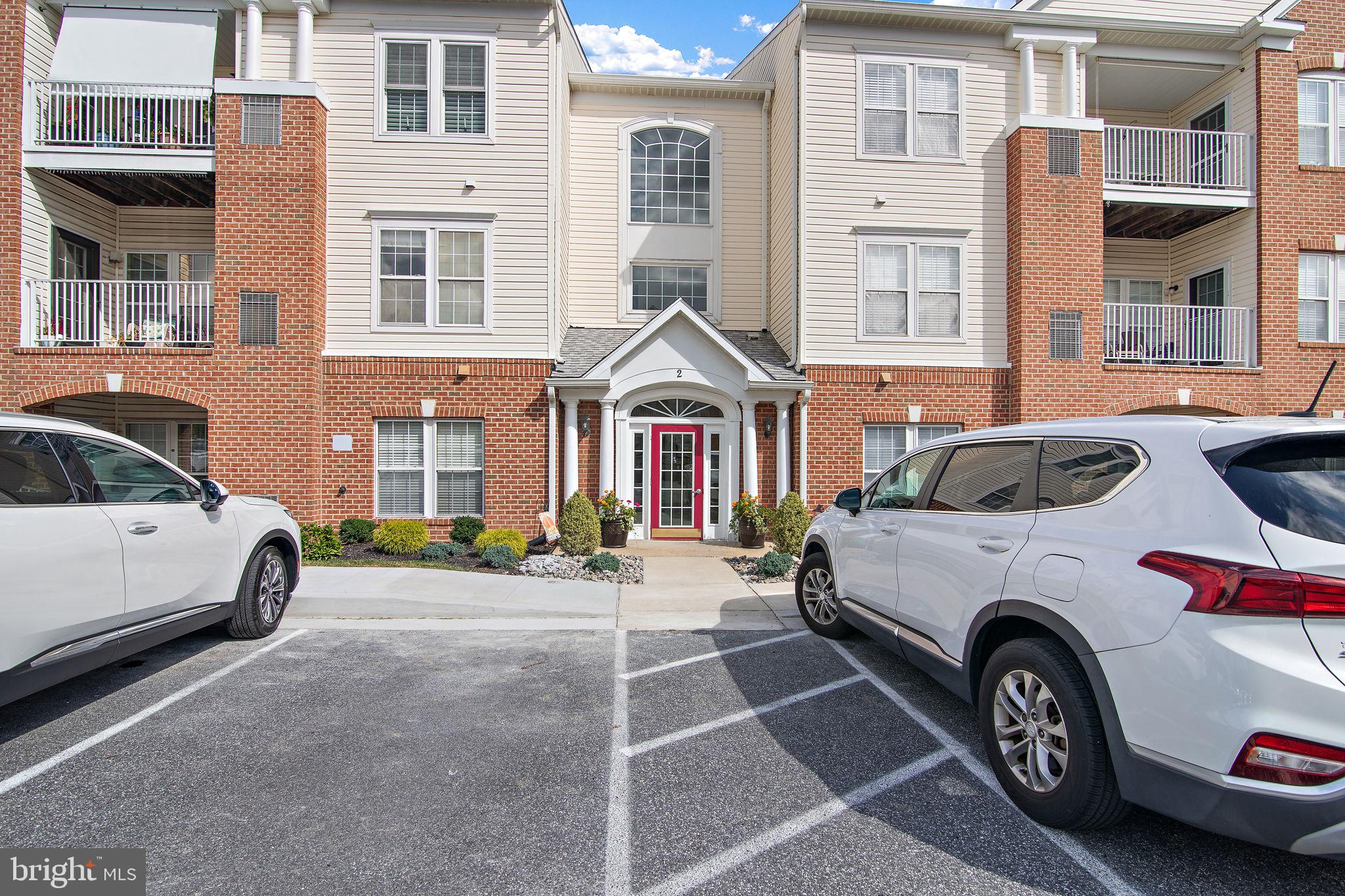 2 BROOK FARM COURT 2K