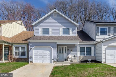 Townhouse For Sale - 28 Madison Street<br/> SWEDESBORO, NJ 08085
