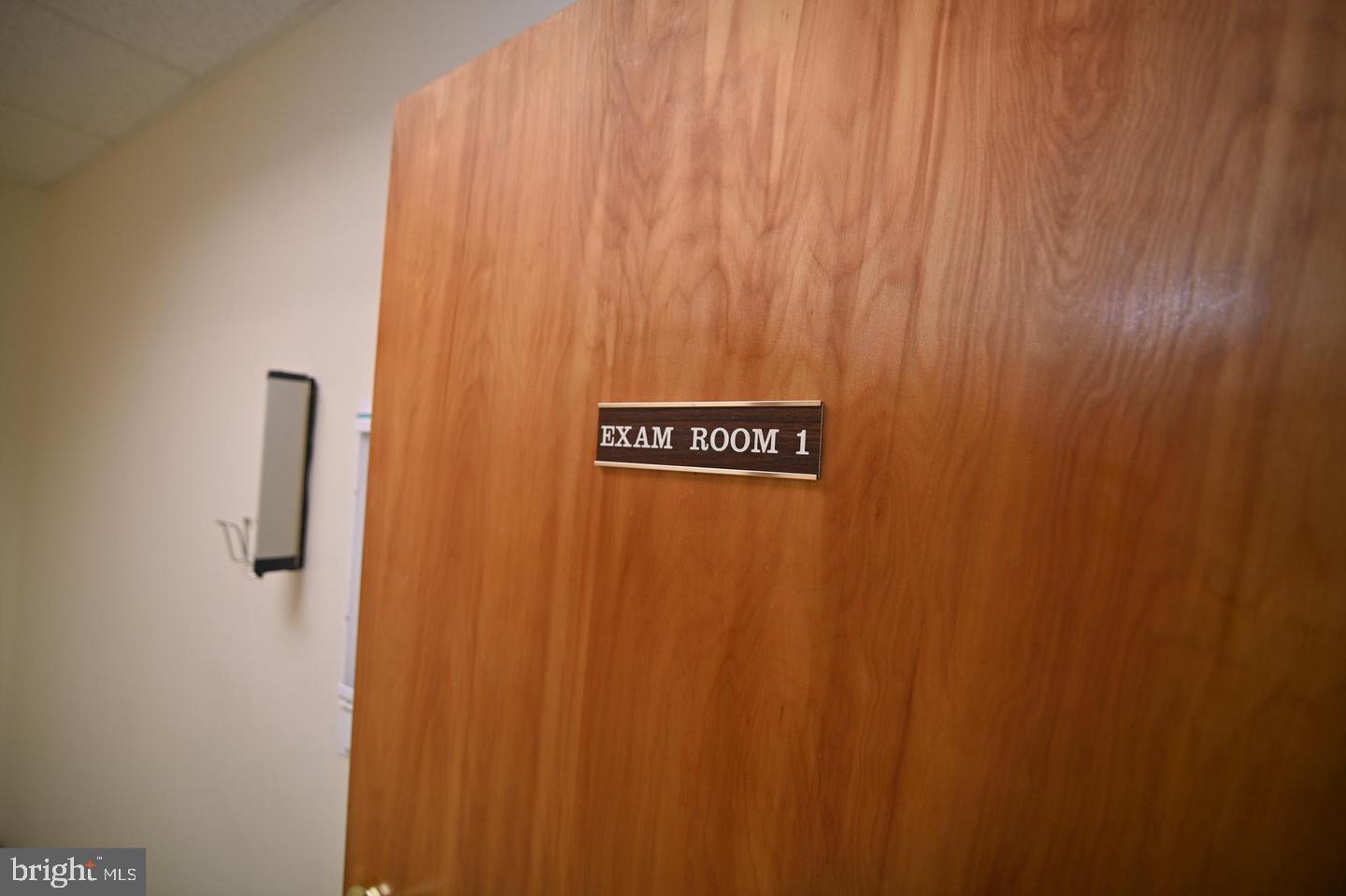 CAMBRIDGE PROFESSIONAL CENTER - Commercial Lease