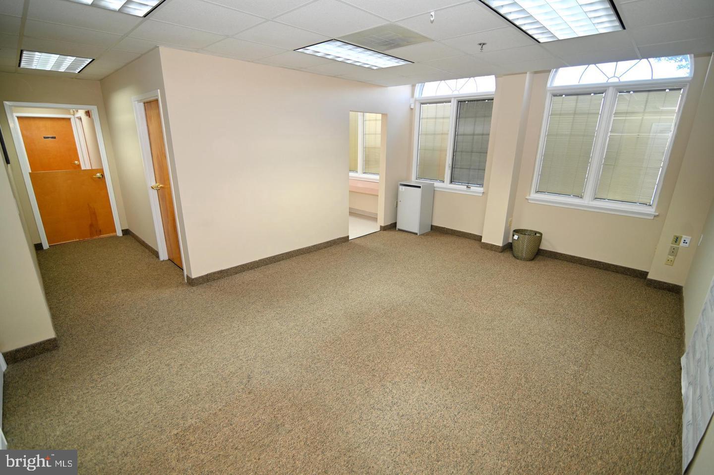 CAMBRIDGE PROFESSIONAL CENTER - Commercial Lease