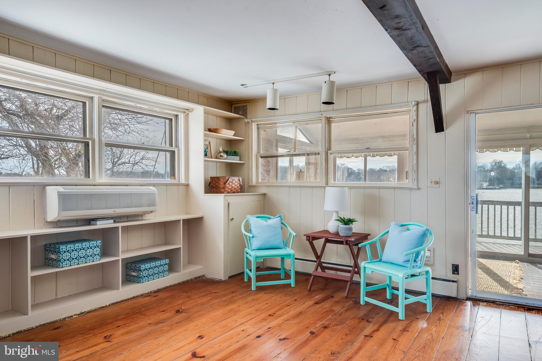 ANNAPOLIS ROADS - Residential