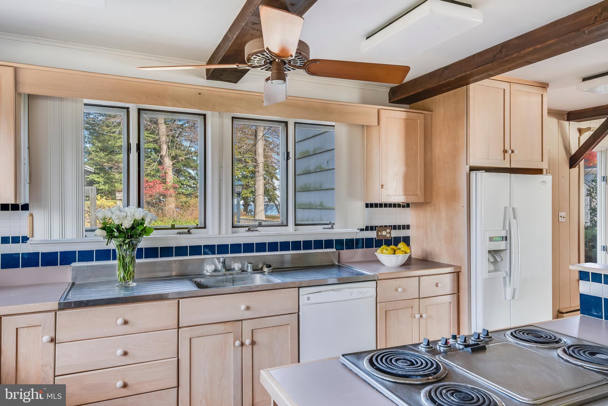 ANNAPOLIS ROADS - Residential