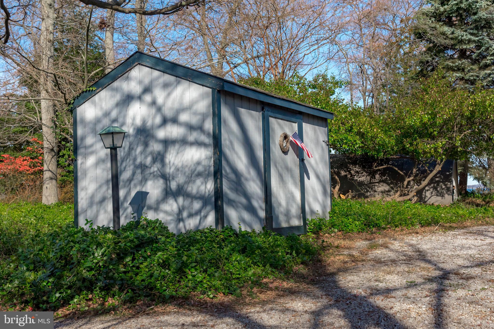 ANNAPOLIS ROADS - Residential