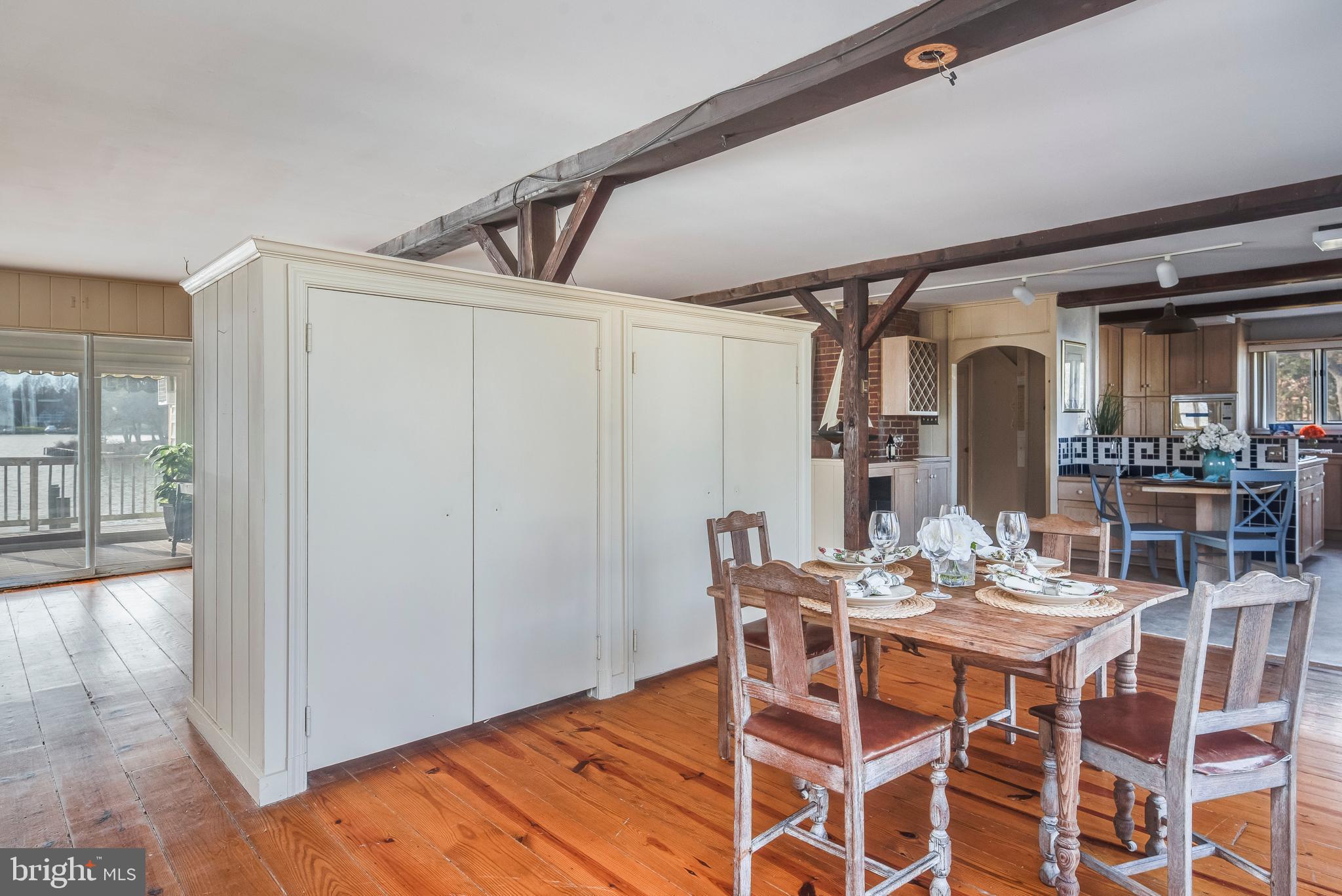 ANNAPOLIS ROADS - Residential