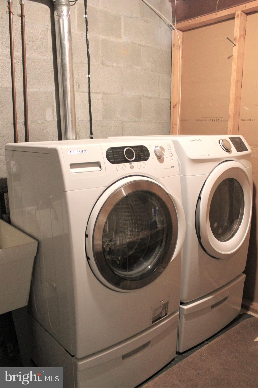 COPPERFIELD AT FIVE FRM - Residential Lease