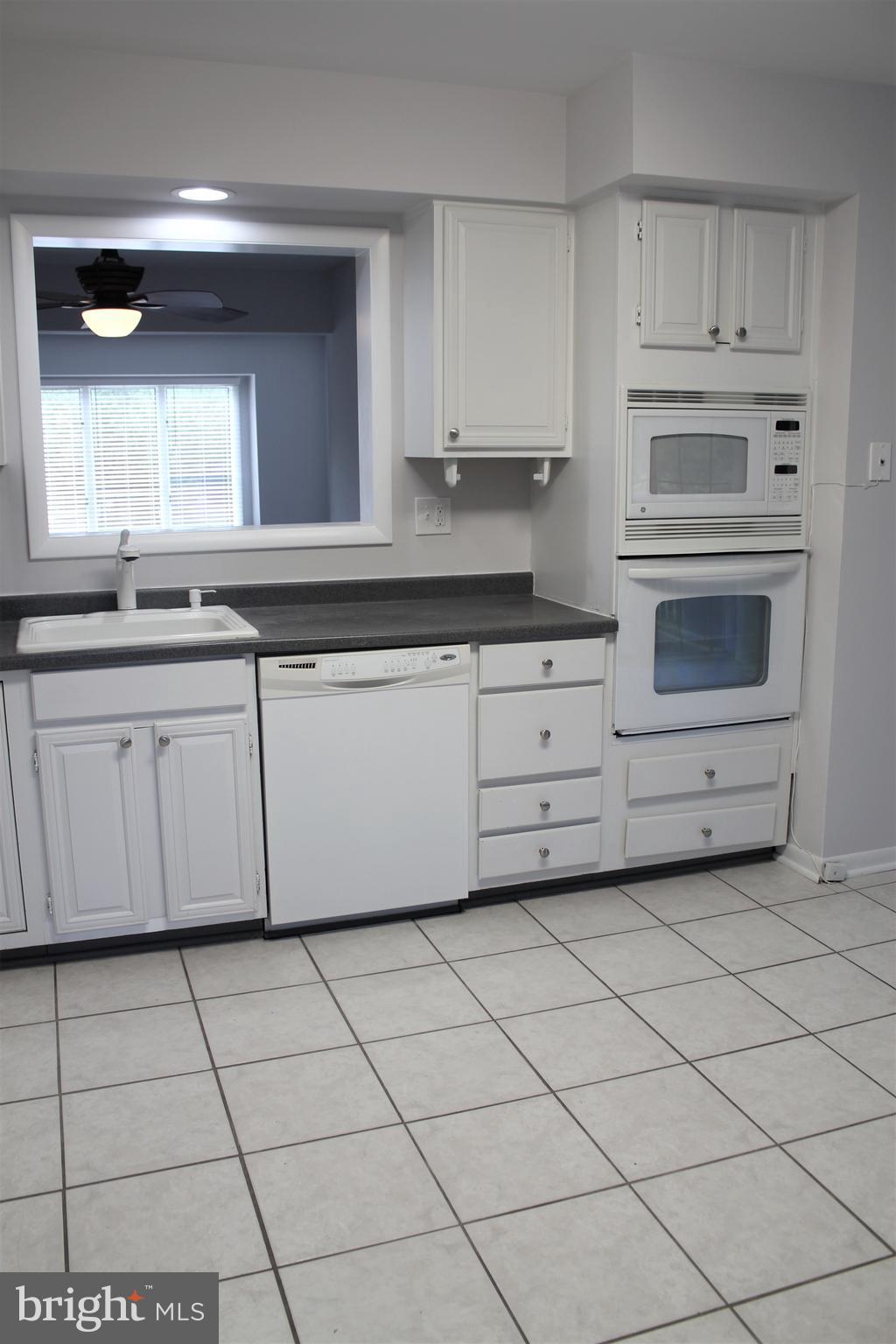 COPPERFIELD AT FIVE FRM - Residential Lease