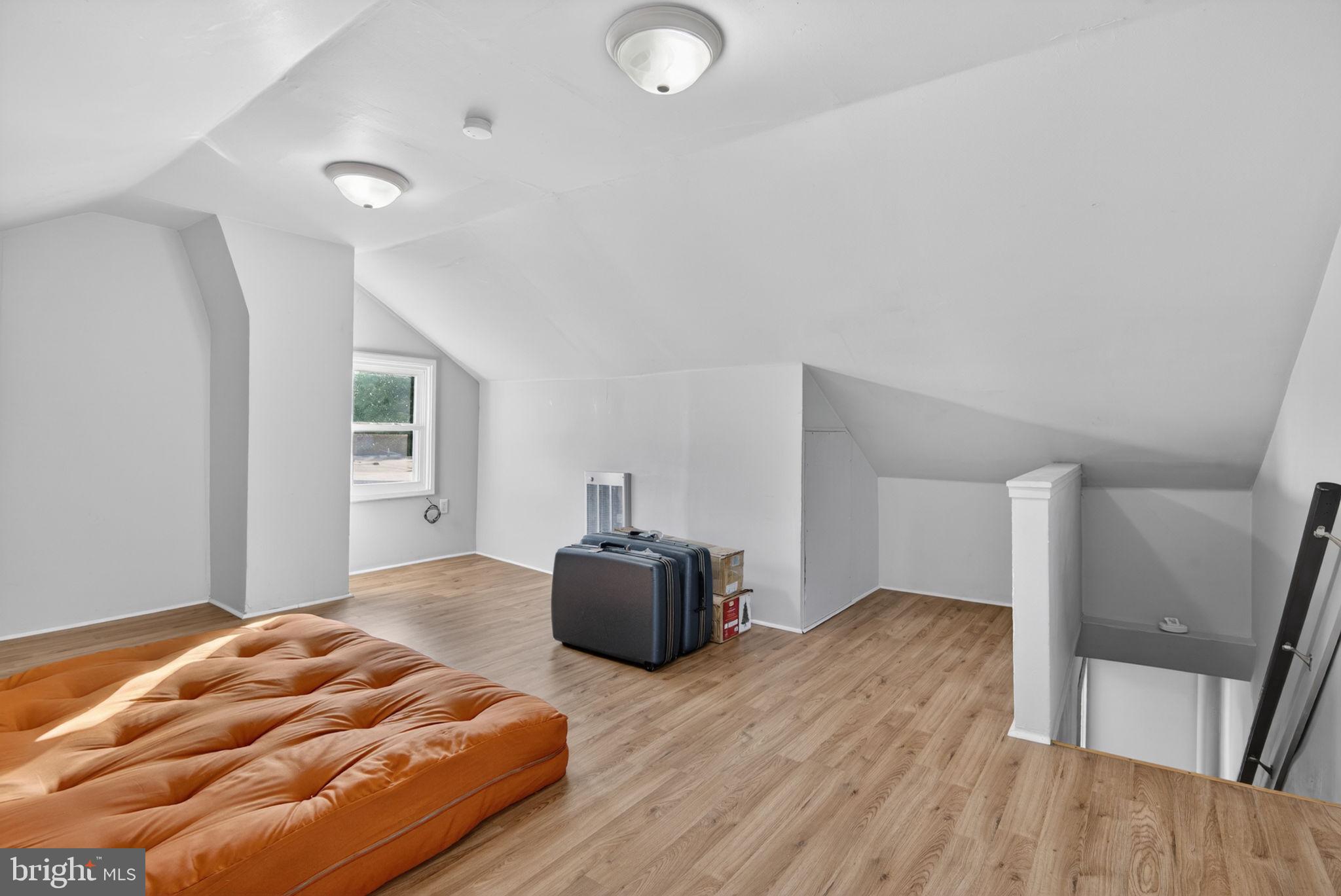 NORTHWEST TRIANGLE - Residential