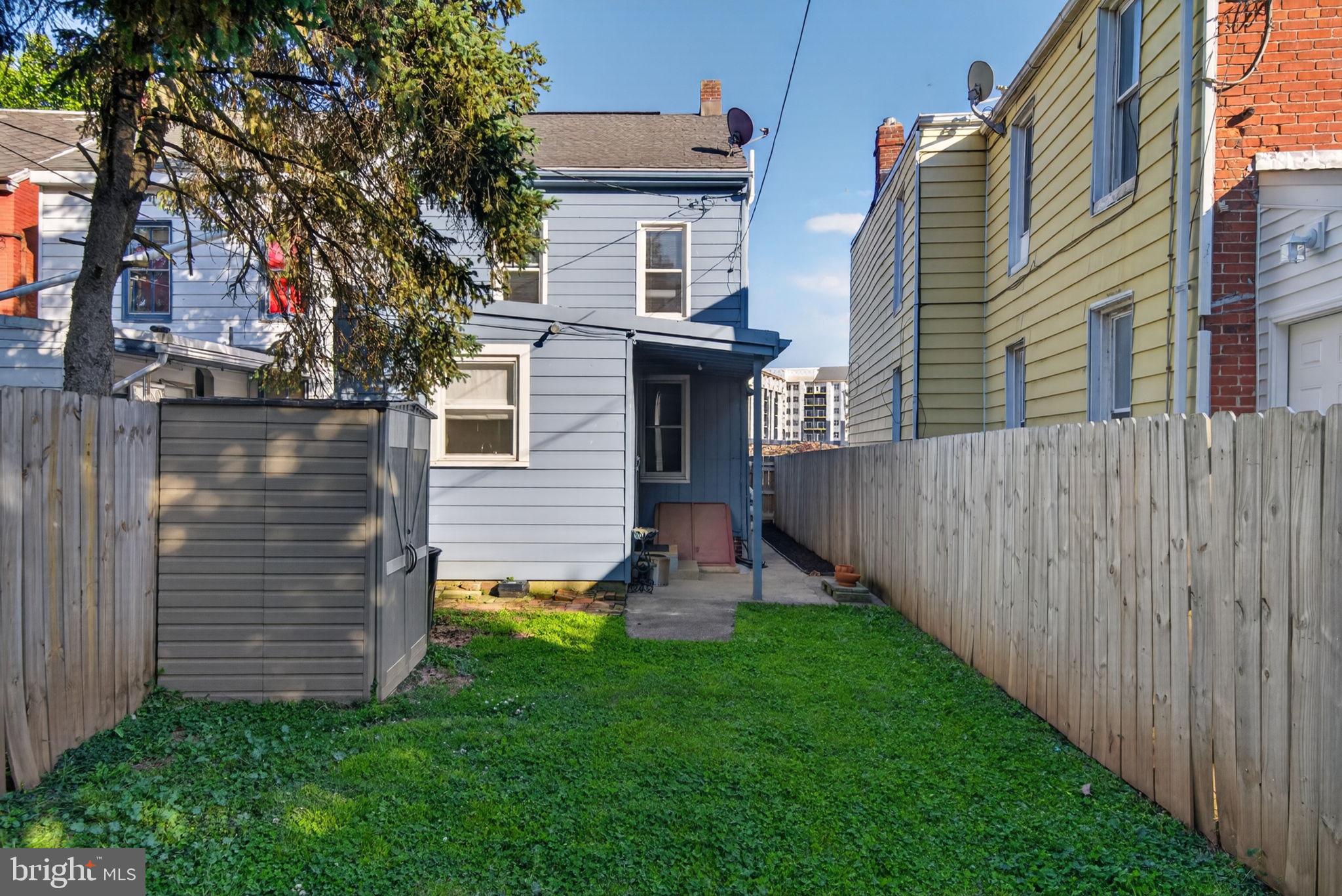 NORTHWEST TRIANGLE - Residential