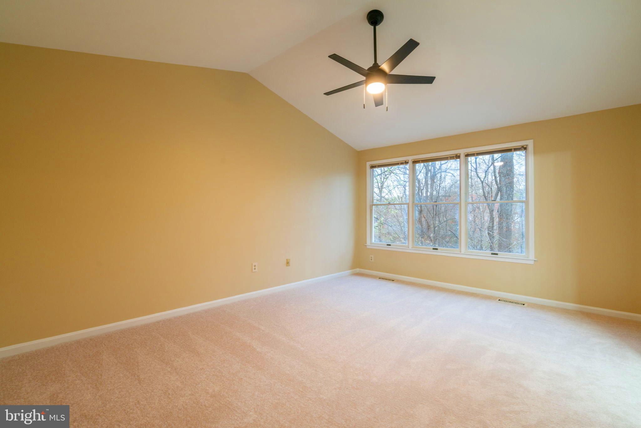 LAKE HALLOWELL - Residential