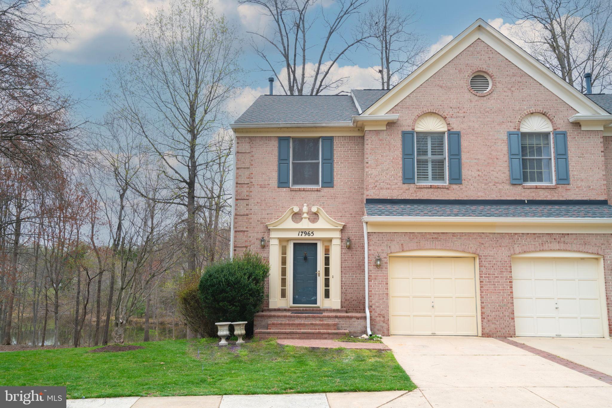 LAKE HALLOWELL - Residential