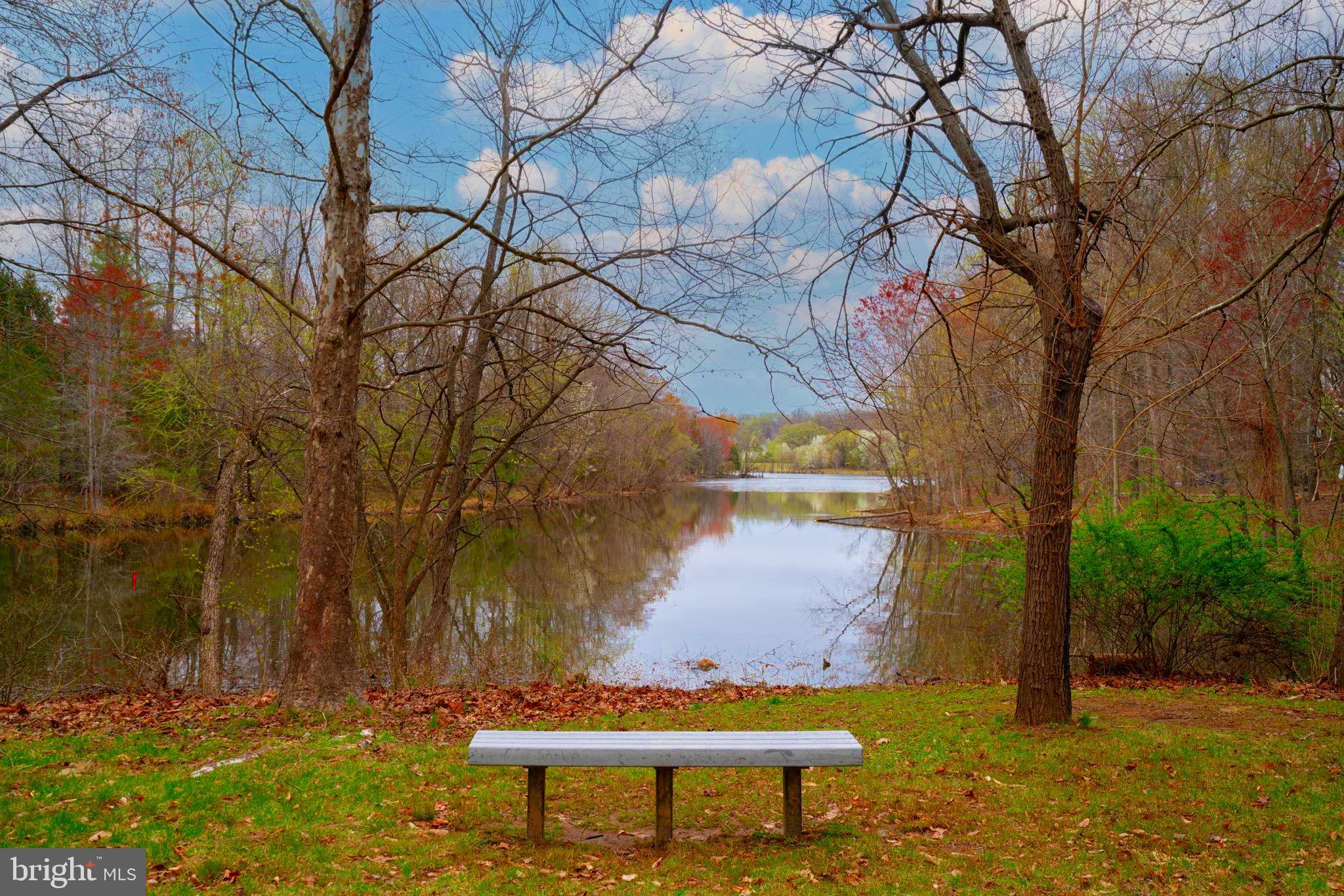 LAKE HALLOWELL - Residential