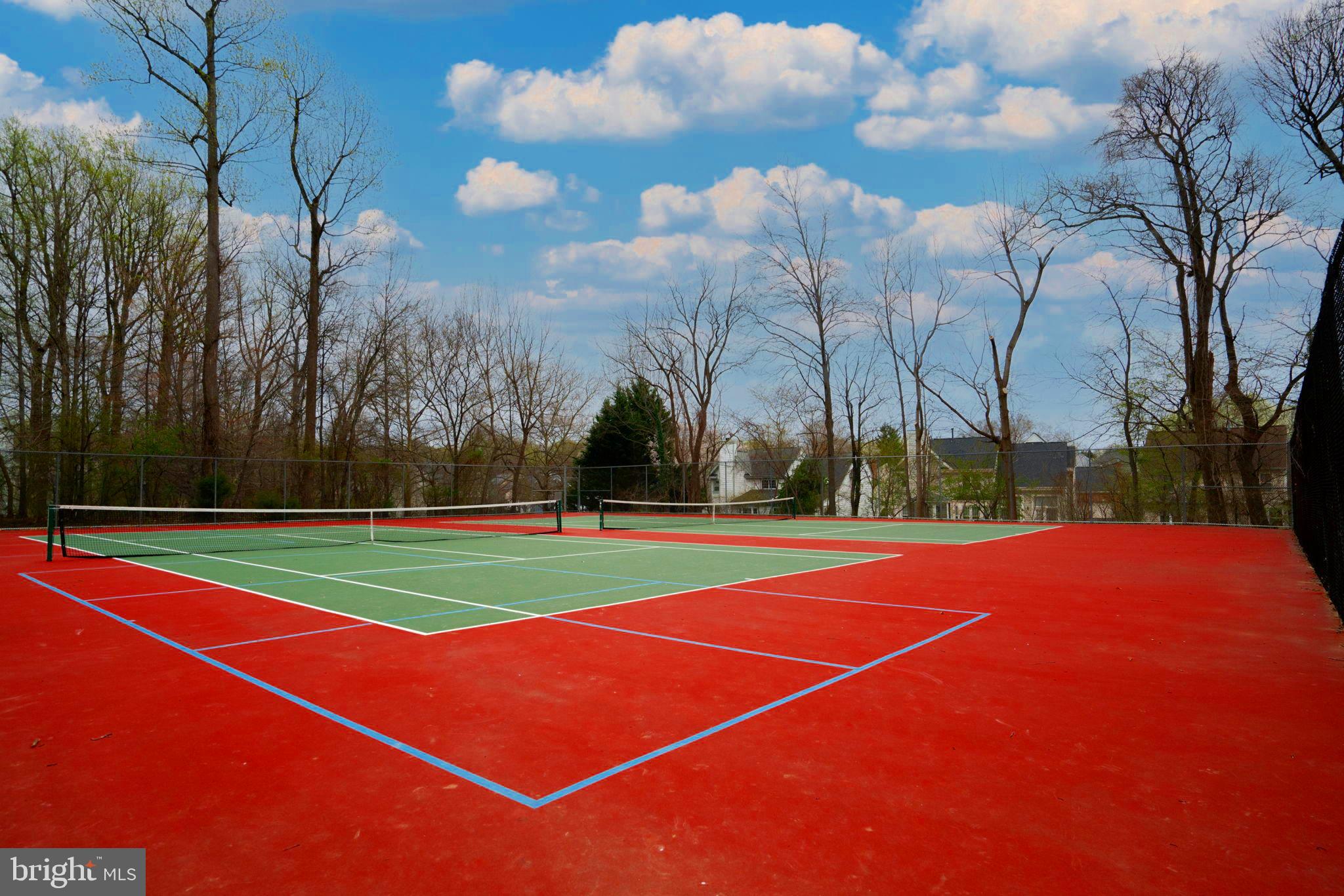 LAKE HALLOWELL - Residential